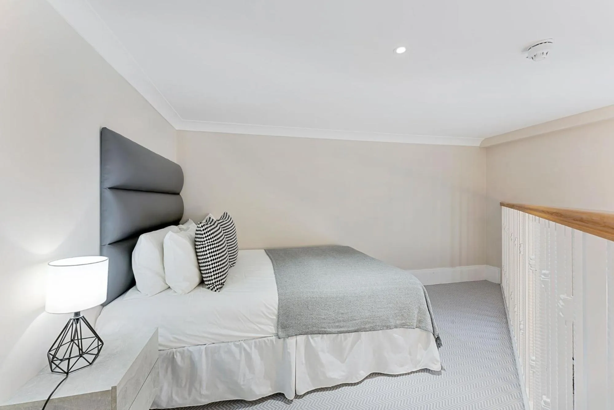 Bedroom, Bed in Cleveland Residences Kensington