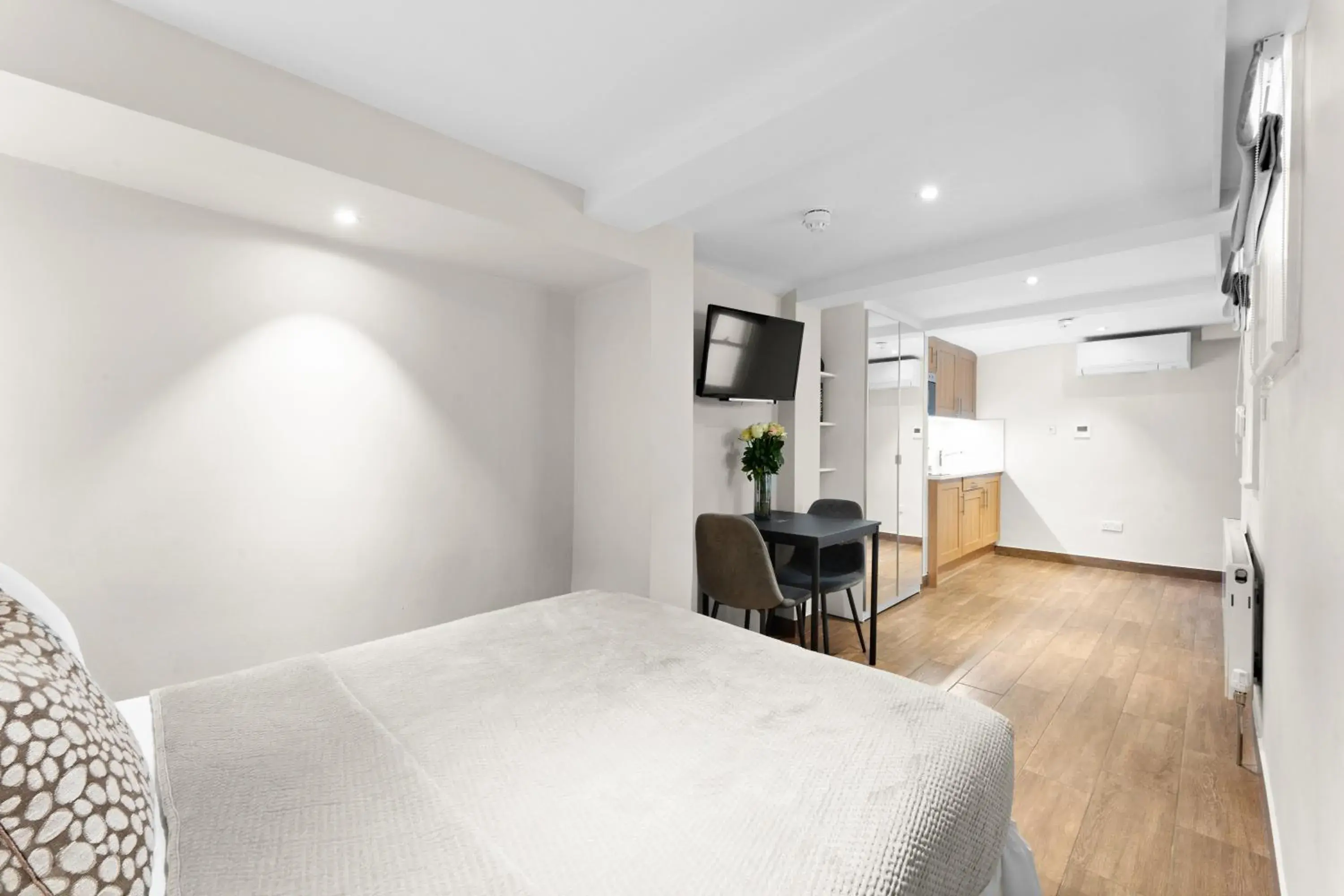 Bed in Cleveland Residences Kensington Bed in Cleveland Residences Kensington