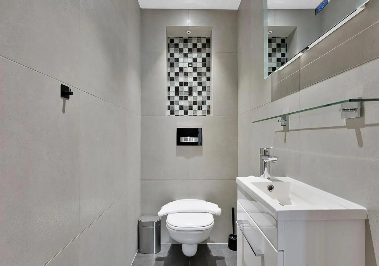 Bathroom in Cleveland Residences Kensington