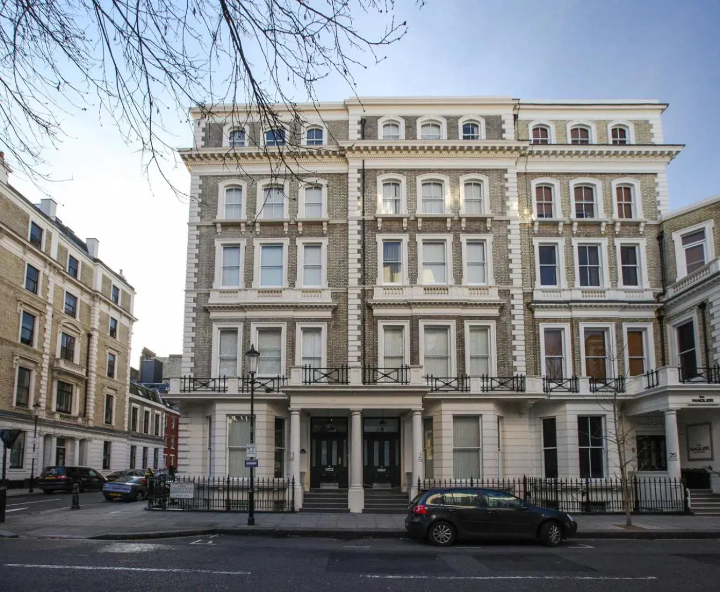 Property building in Cleveland Residences Kensington Property building in Cleveland Residences Kensington