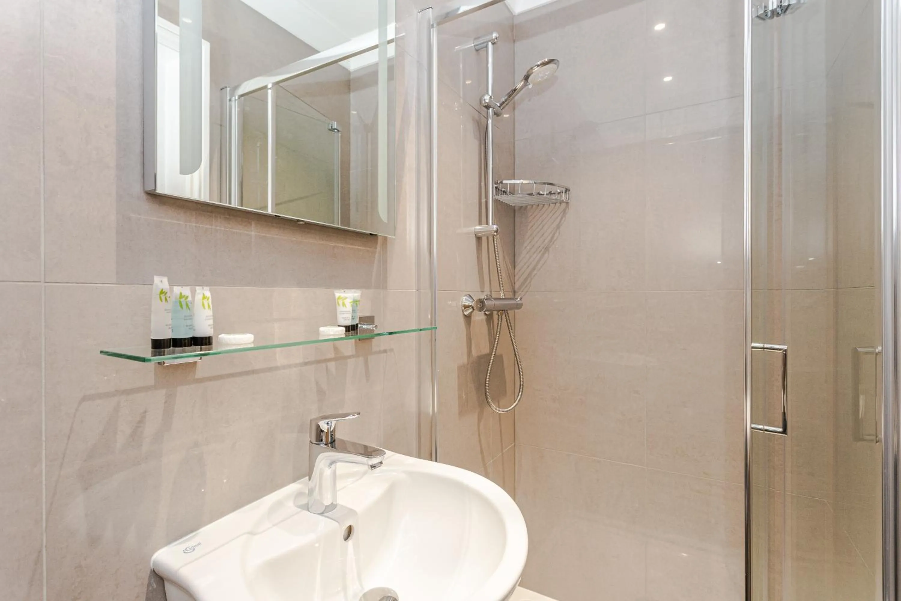 Bathroom in Cleveland Residences Kensington