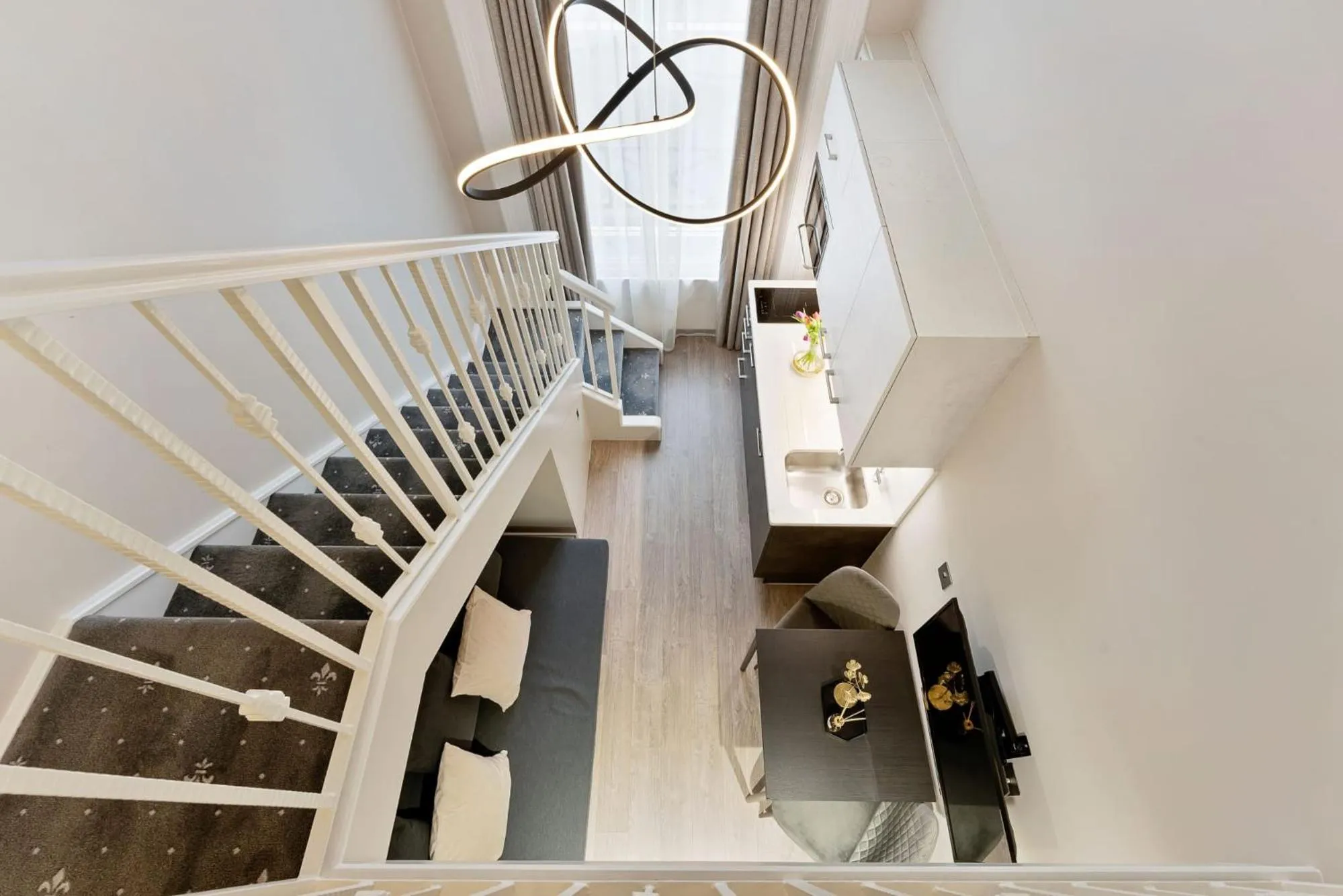 Photo of the whole room in Cleveland Residences Kensington