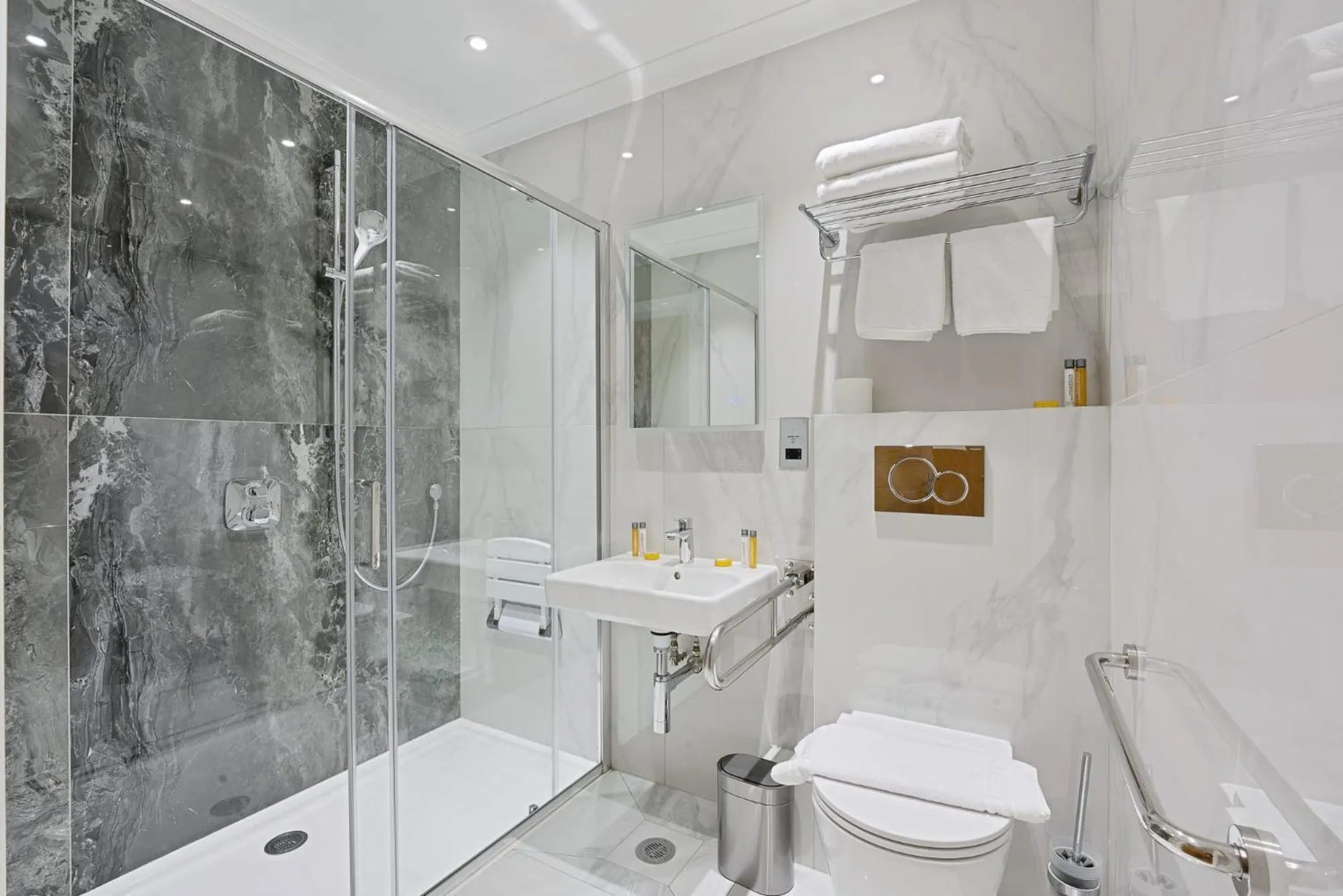 Bathroom in Cleveland Residences Kensington