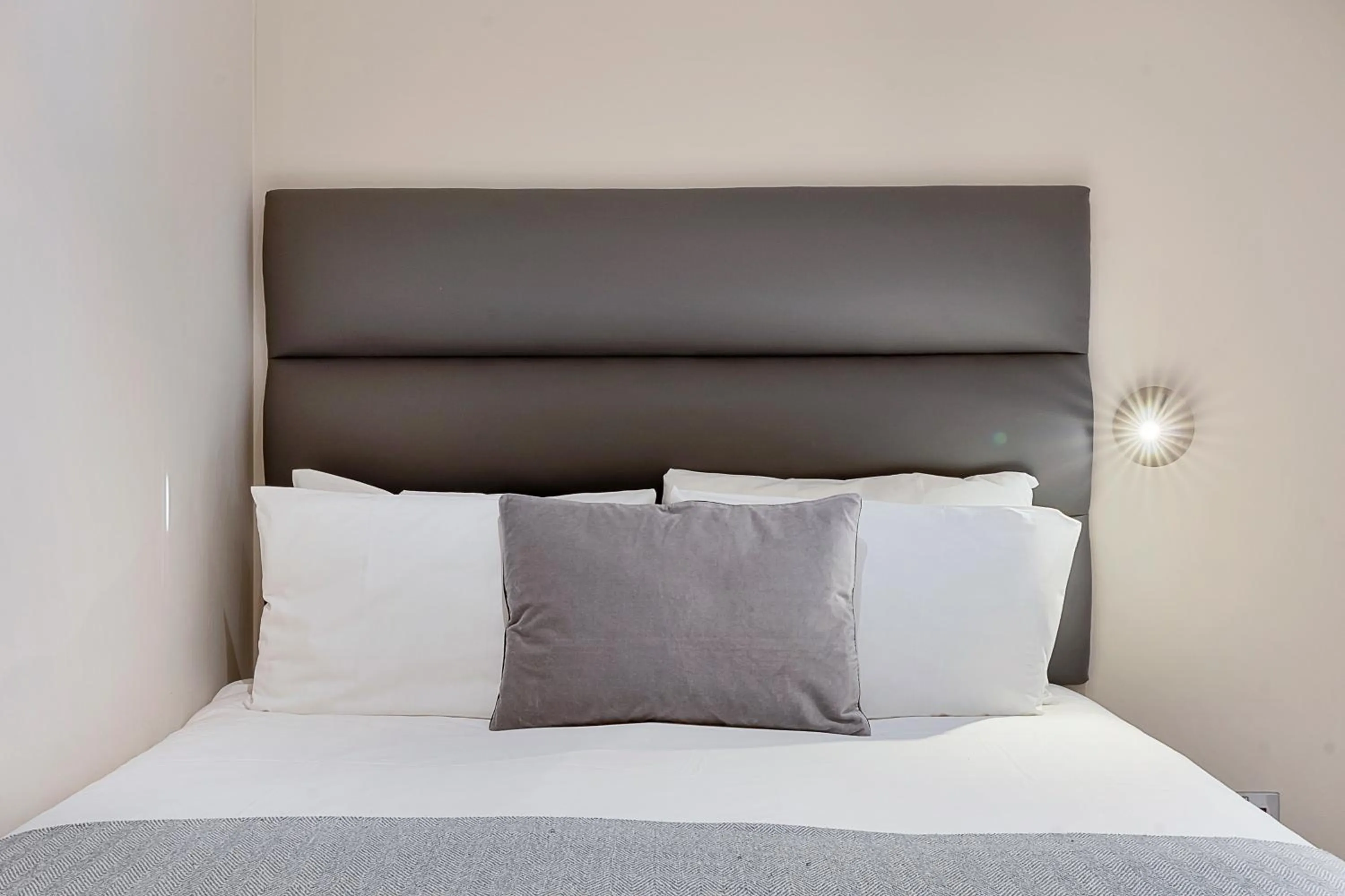 Bed in Cleveland Residences Kensington