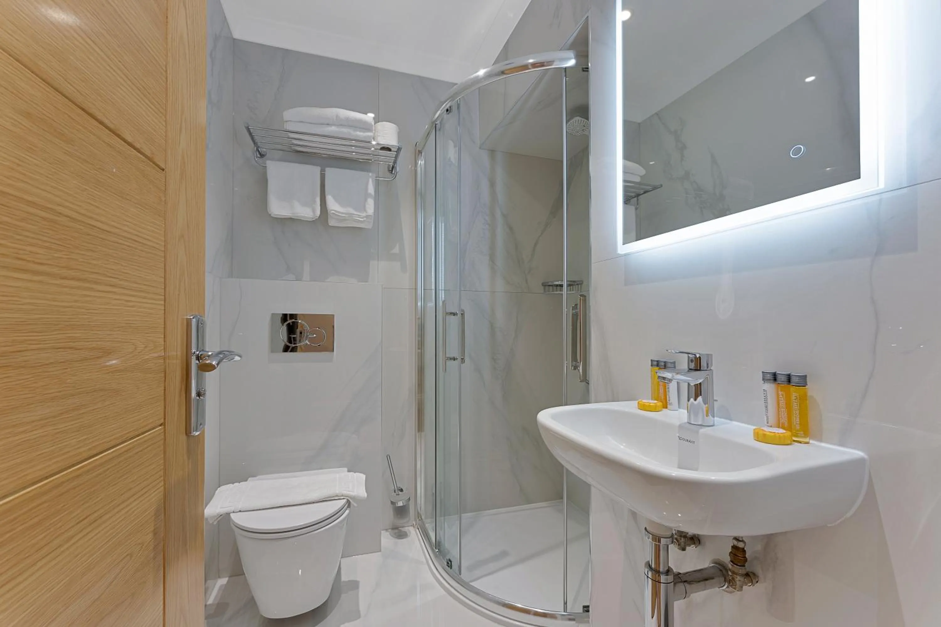 Bathroom in Cleveland Residences Kensington
