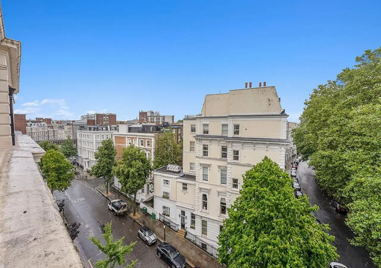 Street view in Cleveland Residences Kensington Street view in Cleveland Residences Kensington