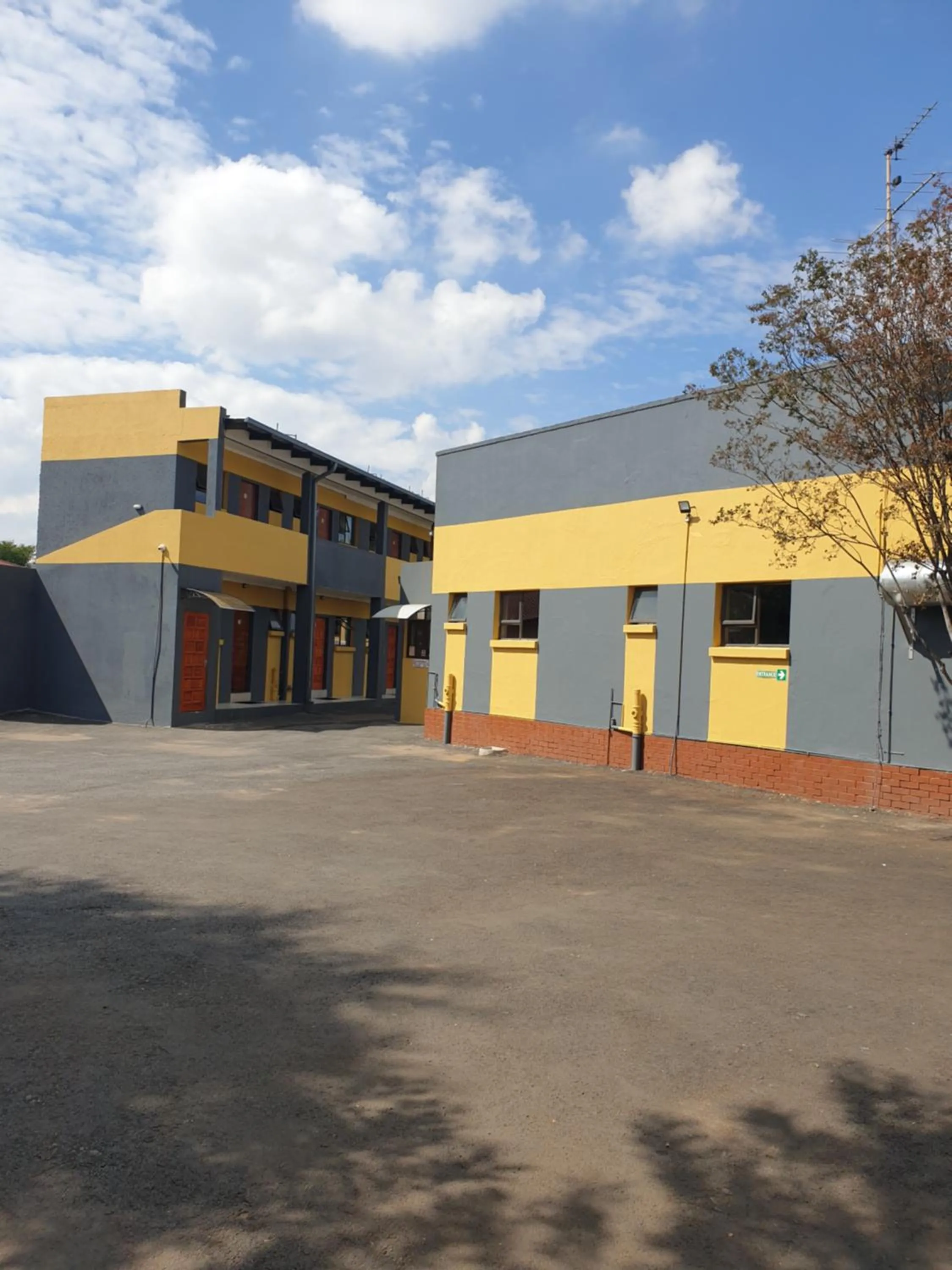 Property building in Platinum Guest lodge Germiston