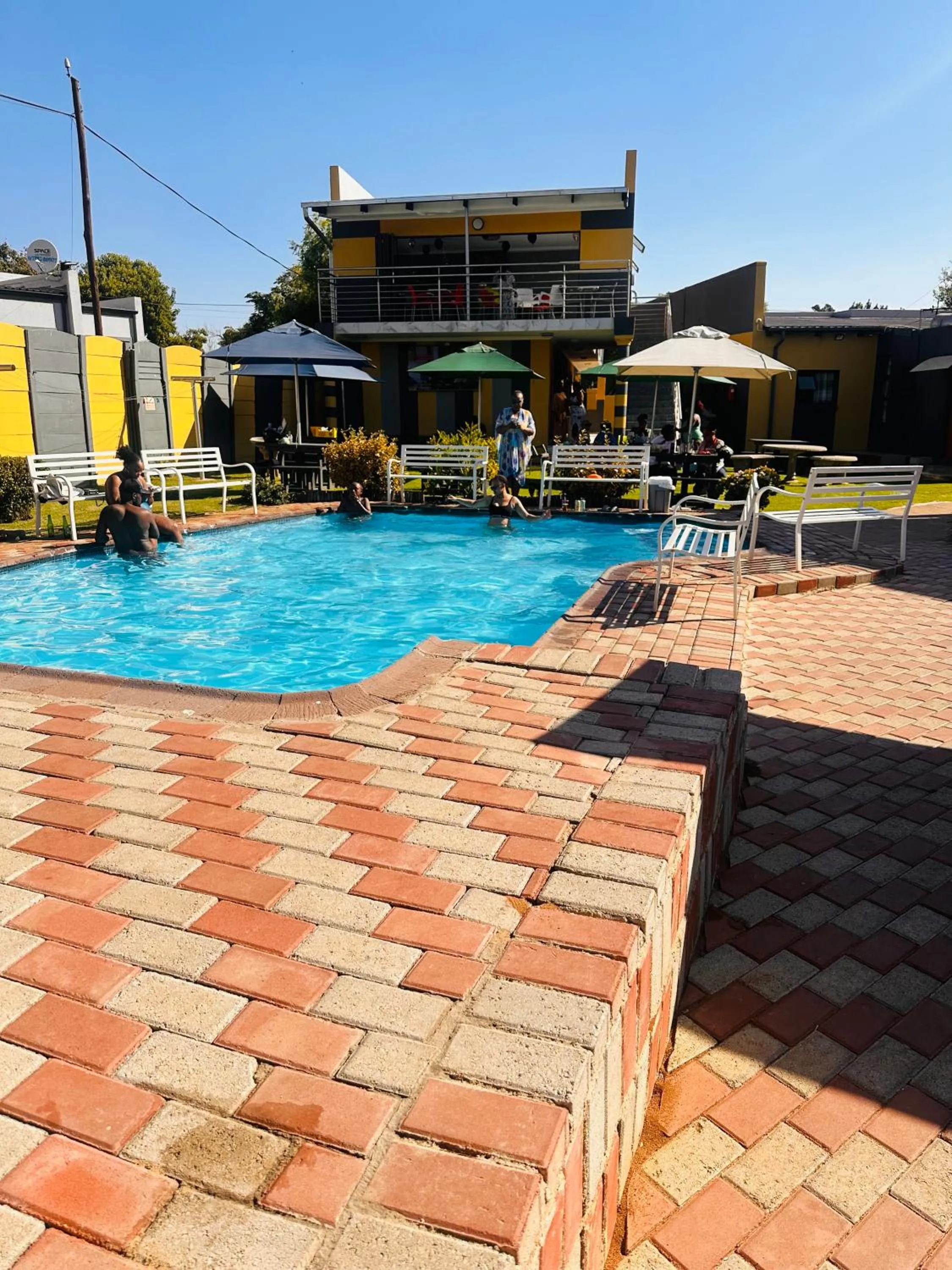 Swimming pool in Platinum Guest lodge Germiston