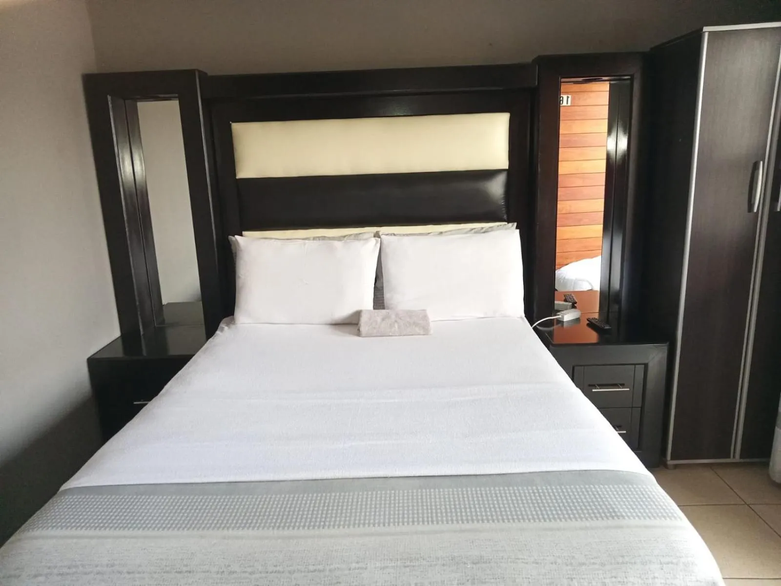 Bed in Platinum Guest lodge Germiston