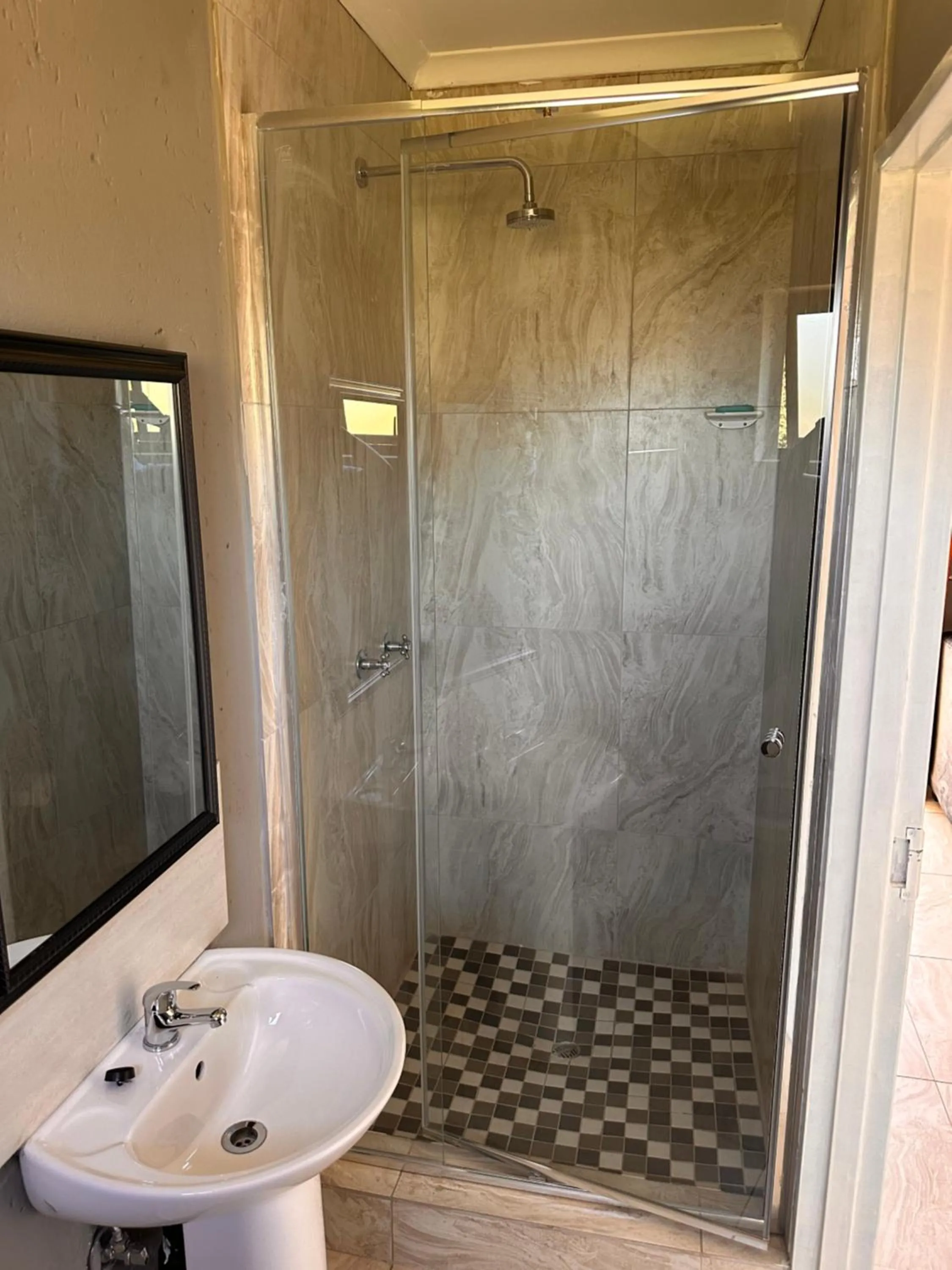 Shower in Platinum Guest lodge Germiston