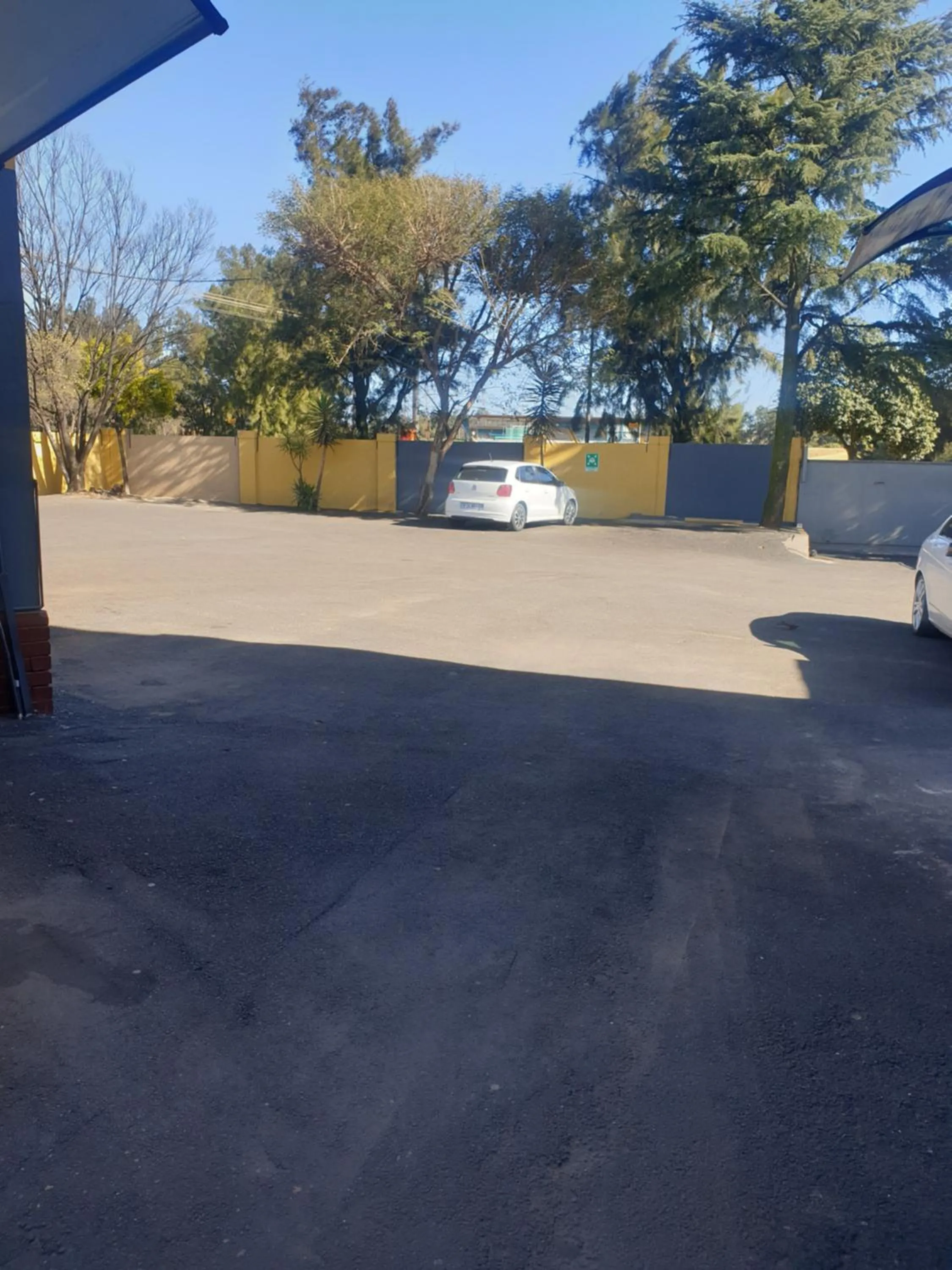 Parking in Platinum Guest lodge Germiston