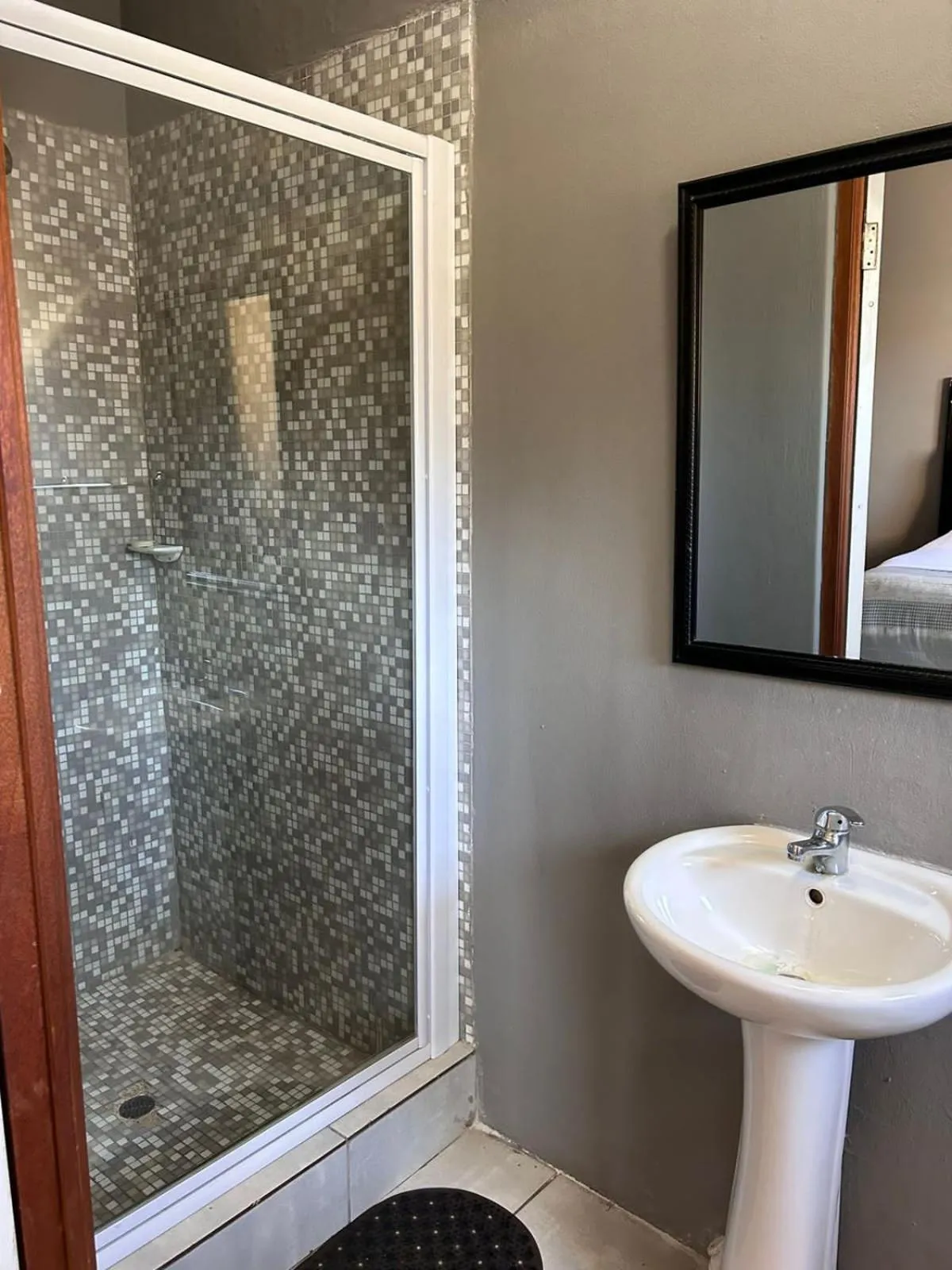 Shower in Platinum Guest lodge Germiston