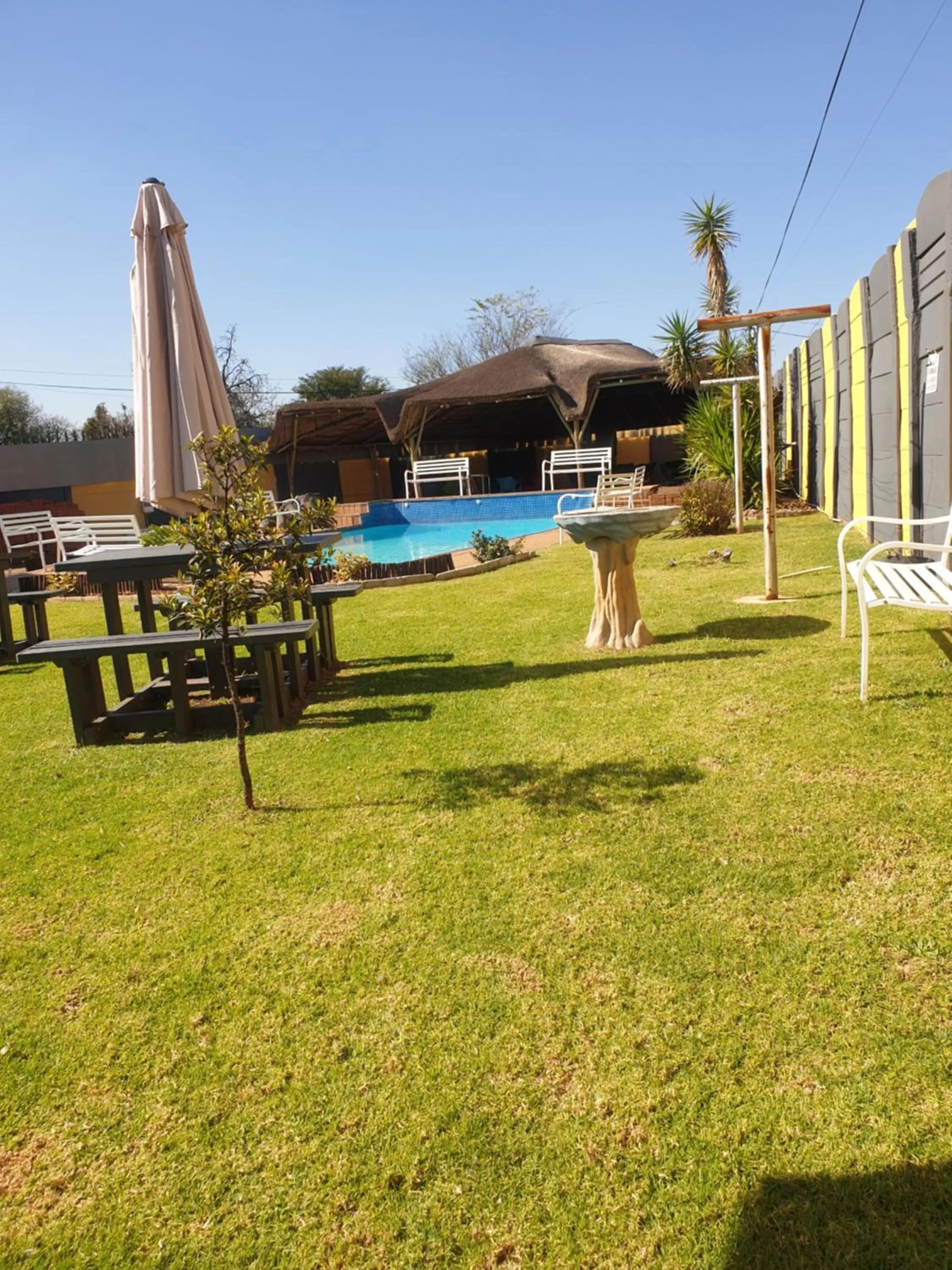 Swimming pool in Platinum Guest lodge Germiston