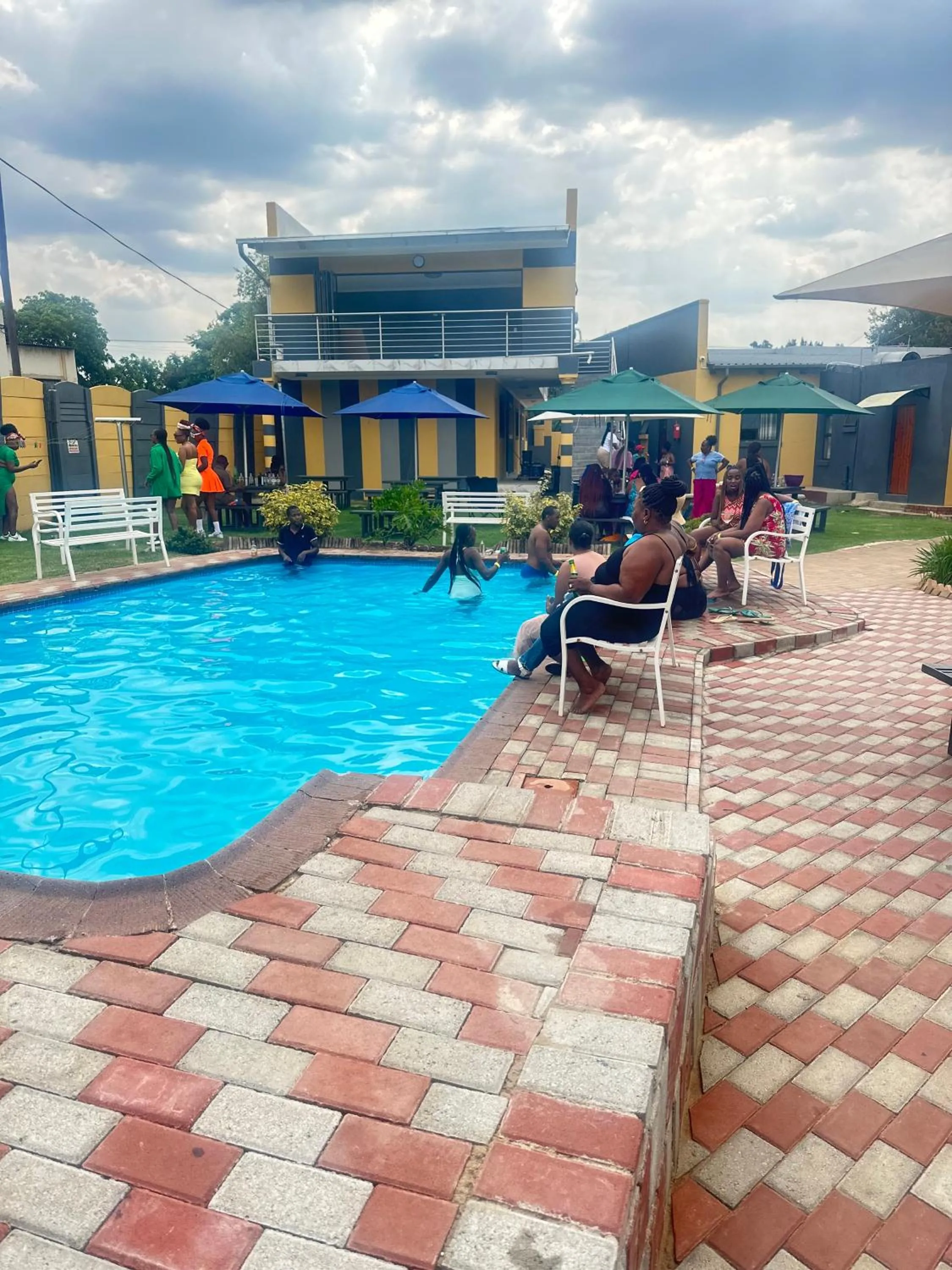 group of guests in Platinum Guest lodge Germiston