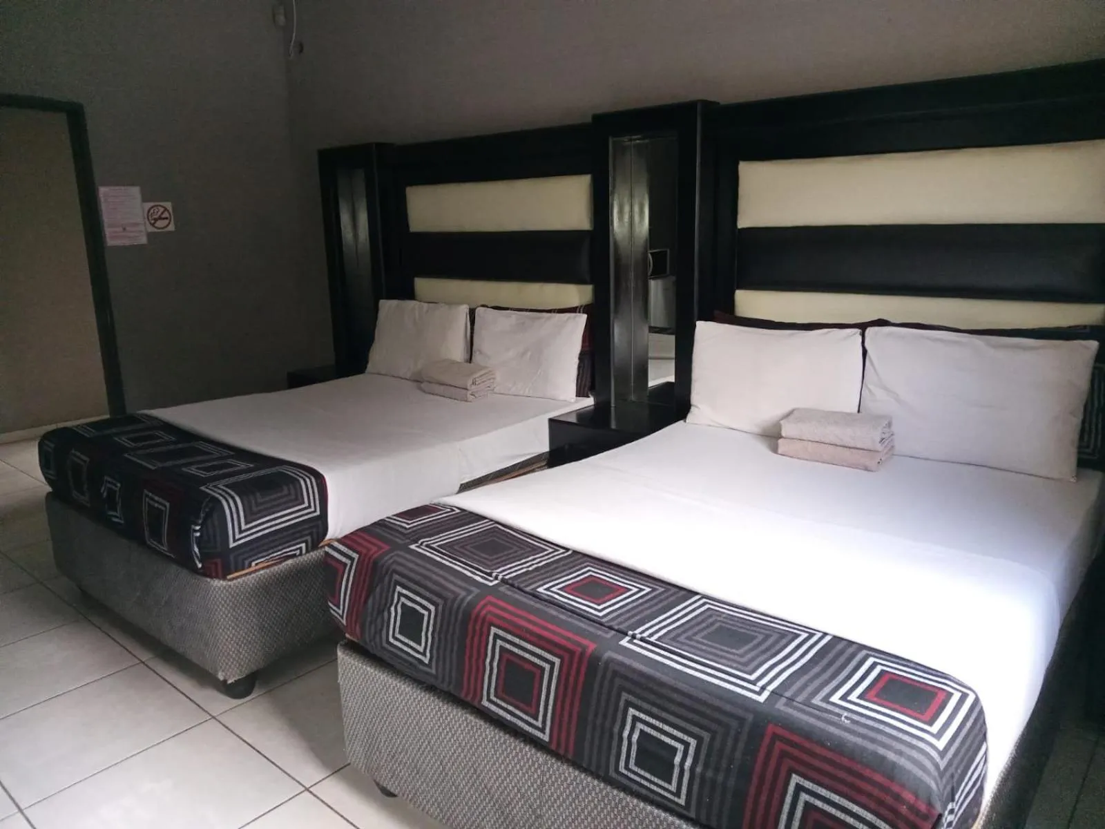 Photo of the whole room, Bed in Platinum Guest lodge Germiston