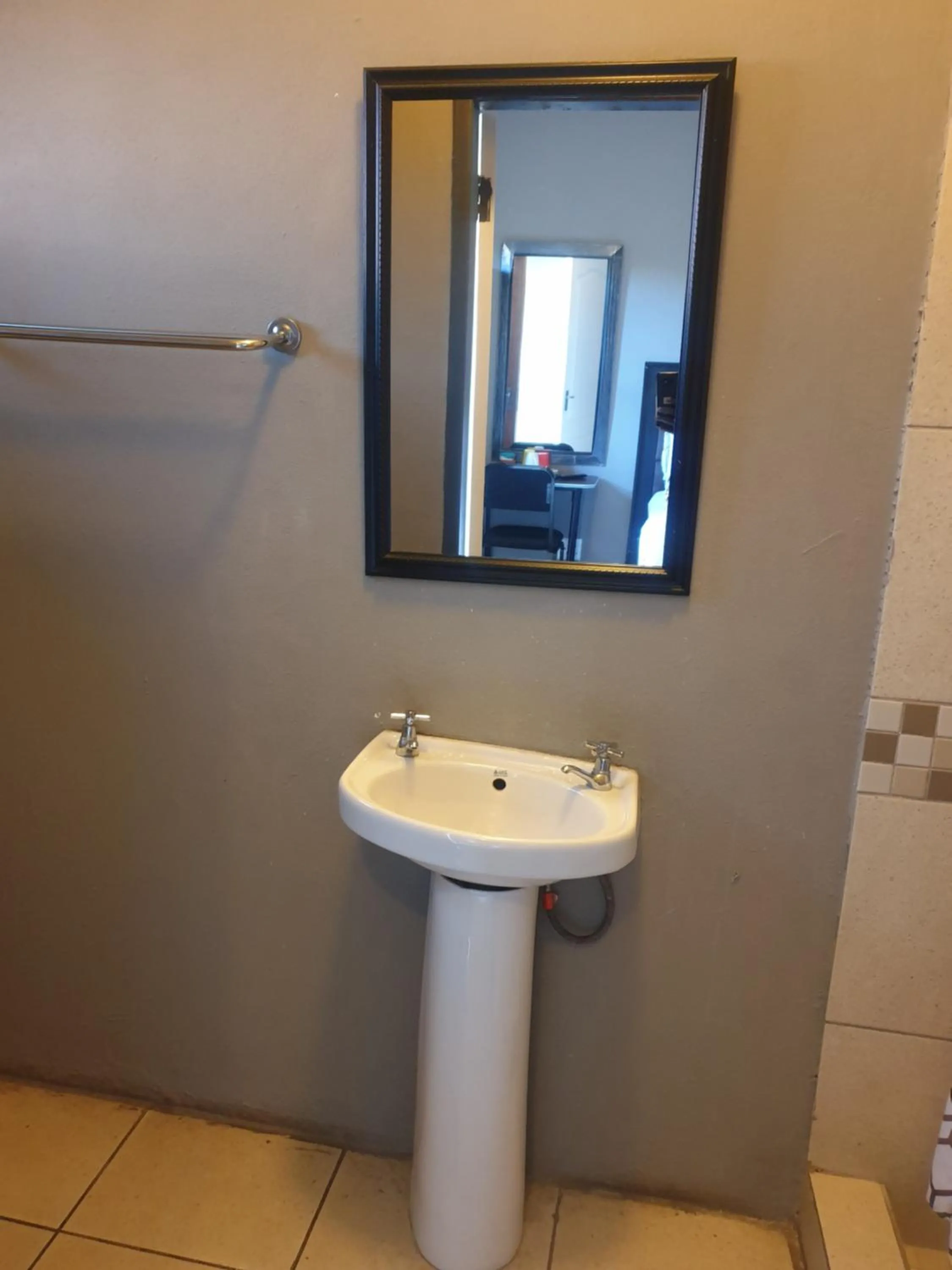 Bathroom in Platinum Guest lodge Germiston