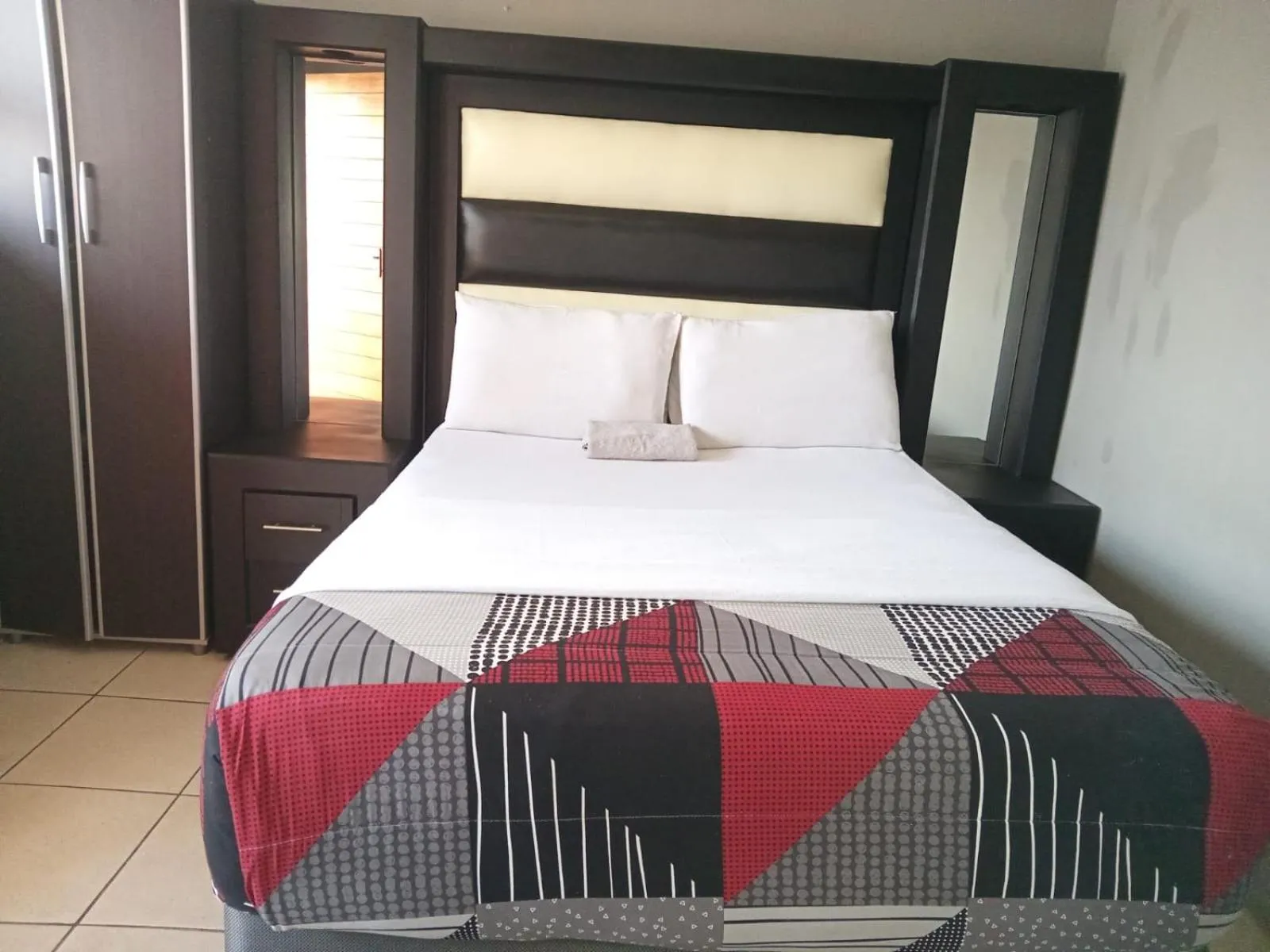 wardrobe, Bed in Platinum Guest lodge Germiston