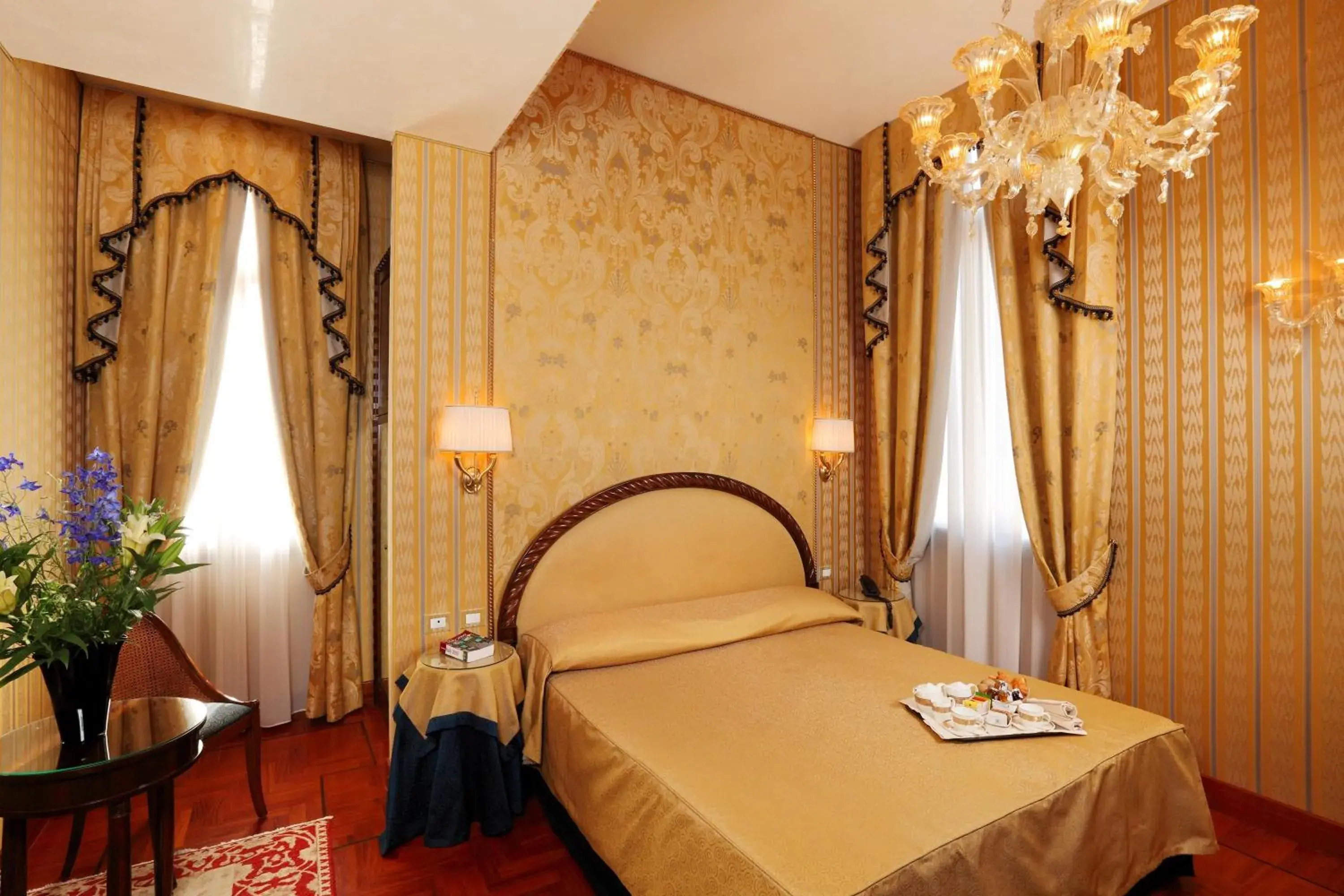 Deluxe Triple Room with Full Breakfast in Hotel Palazzo Stern Deluxe Triple Room with Full Breakfast in Hotel Palazzo Stern
