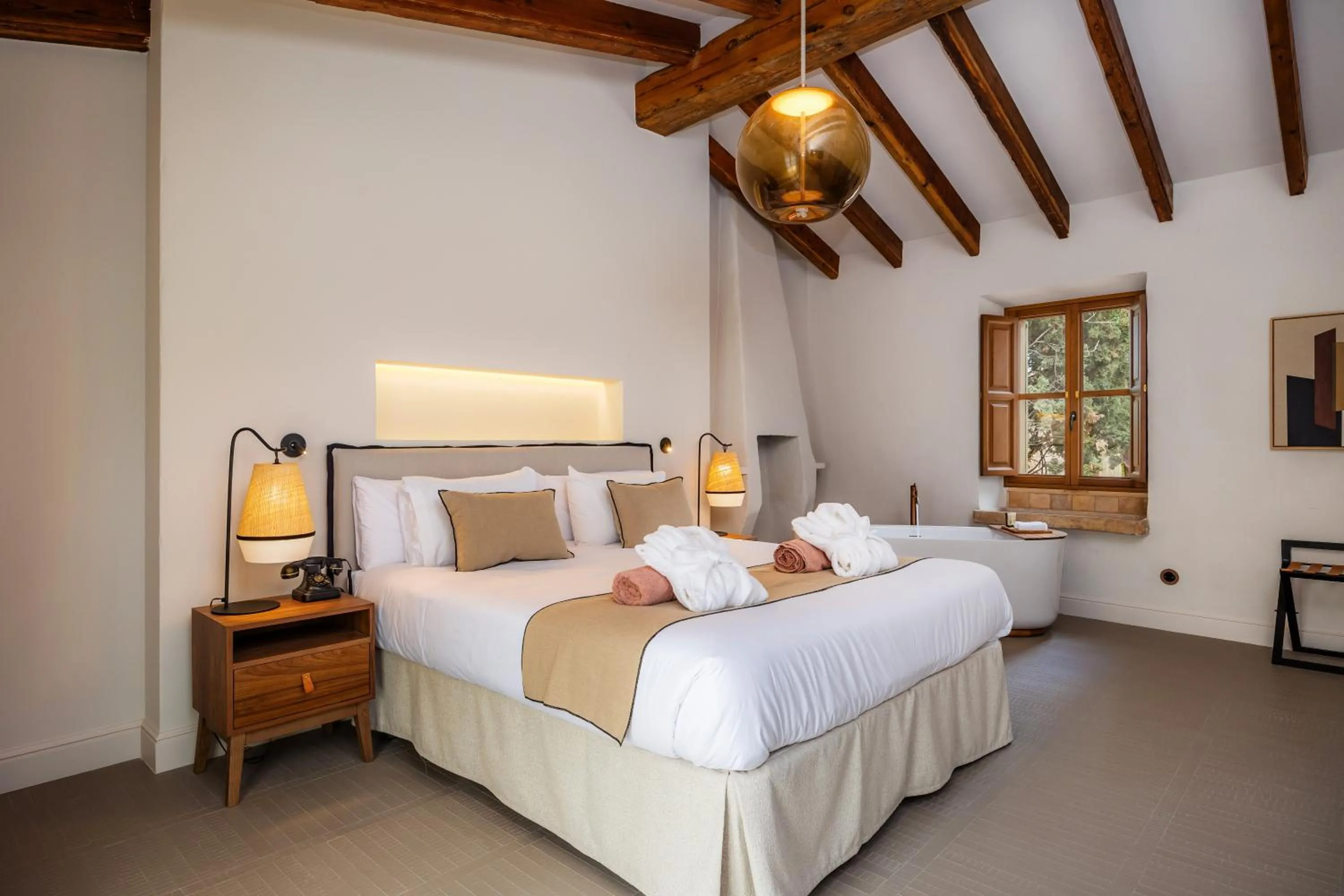 Bedroom, Bed in Juz de Yartan Art Hotel - Adults Only