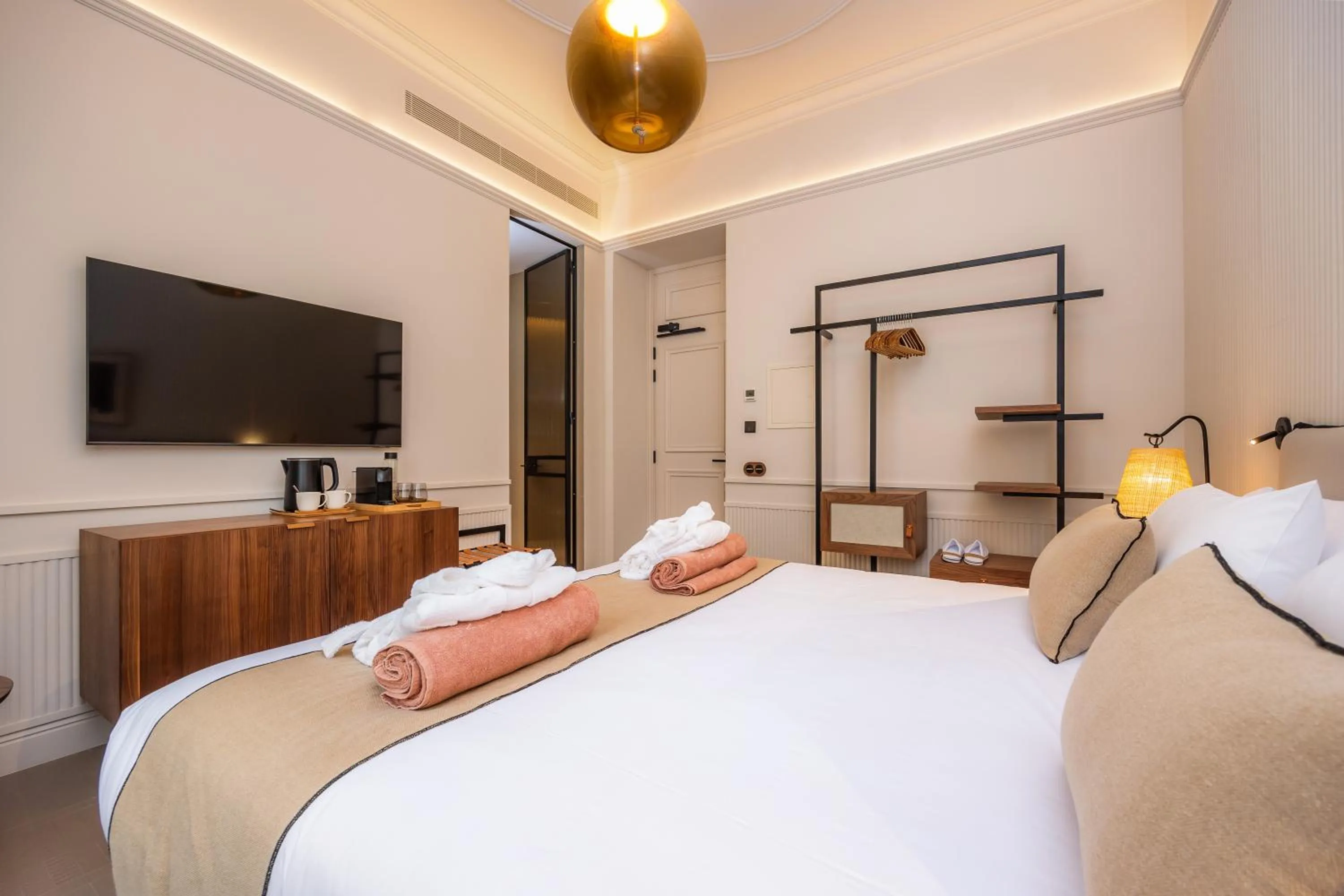 Bedroom, Bed in Juz de Yartan Art Hotel - Adults Only