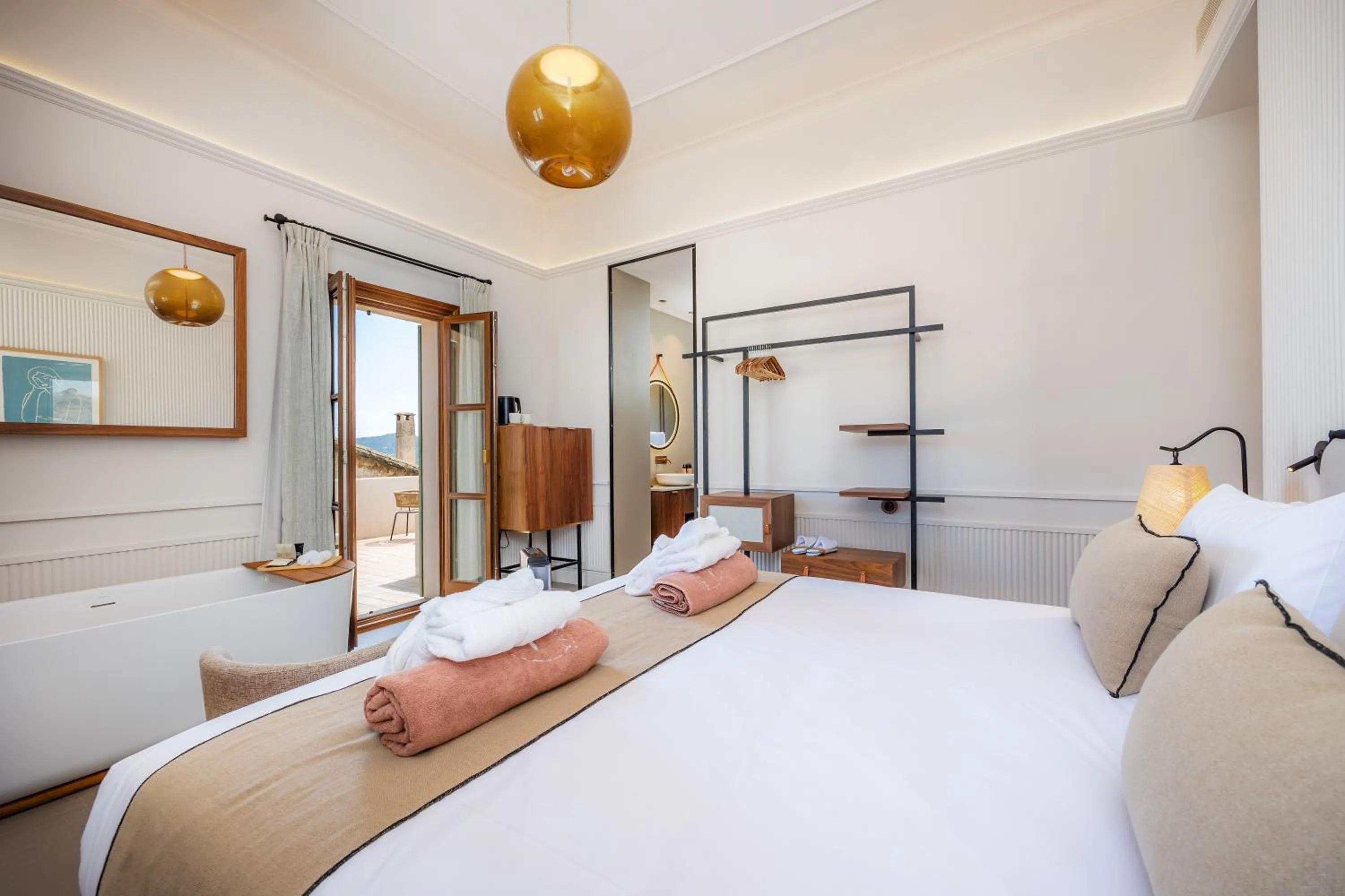 Bedroom, Bed in Juz de Yartan Art Hotel - Adults Only