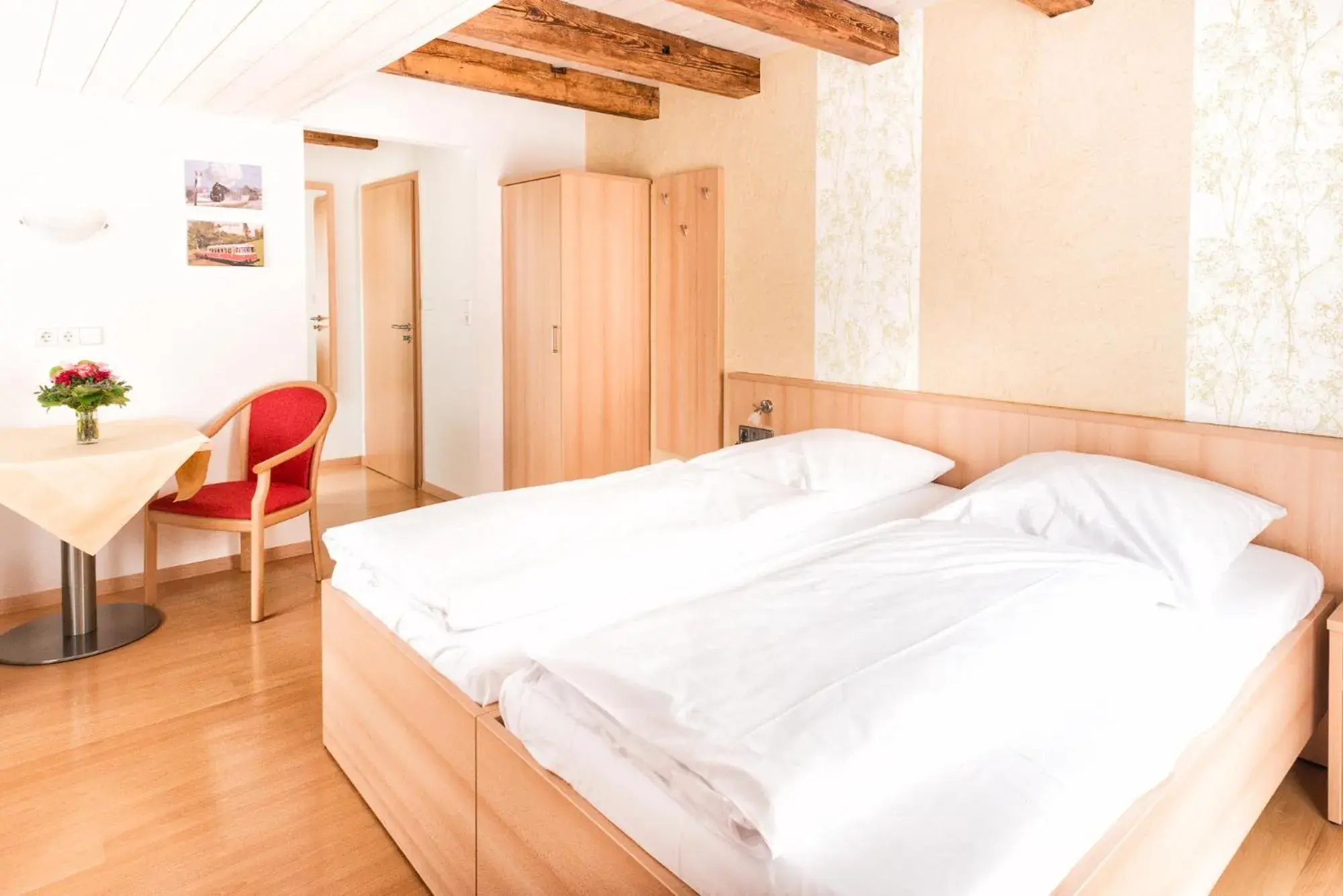 Double Room - single occupancy in Gasthof zum Lamm Double Room - single occupancy in Gasthof zum Lamm