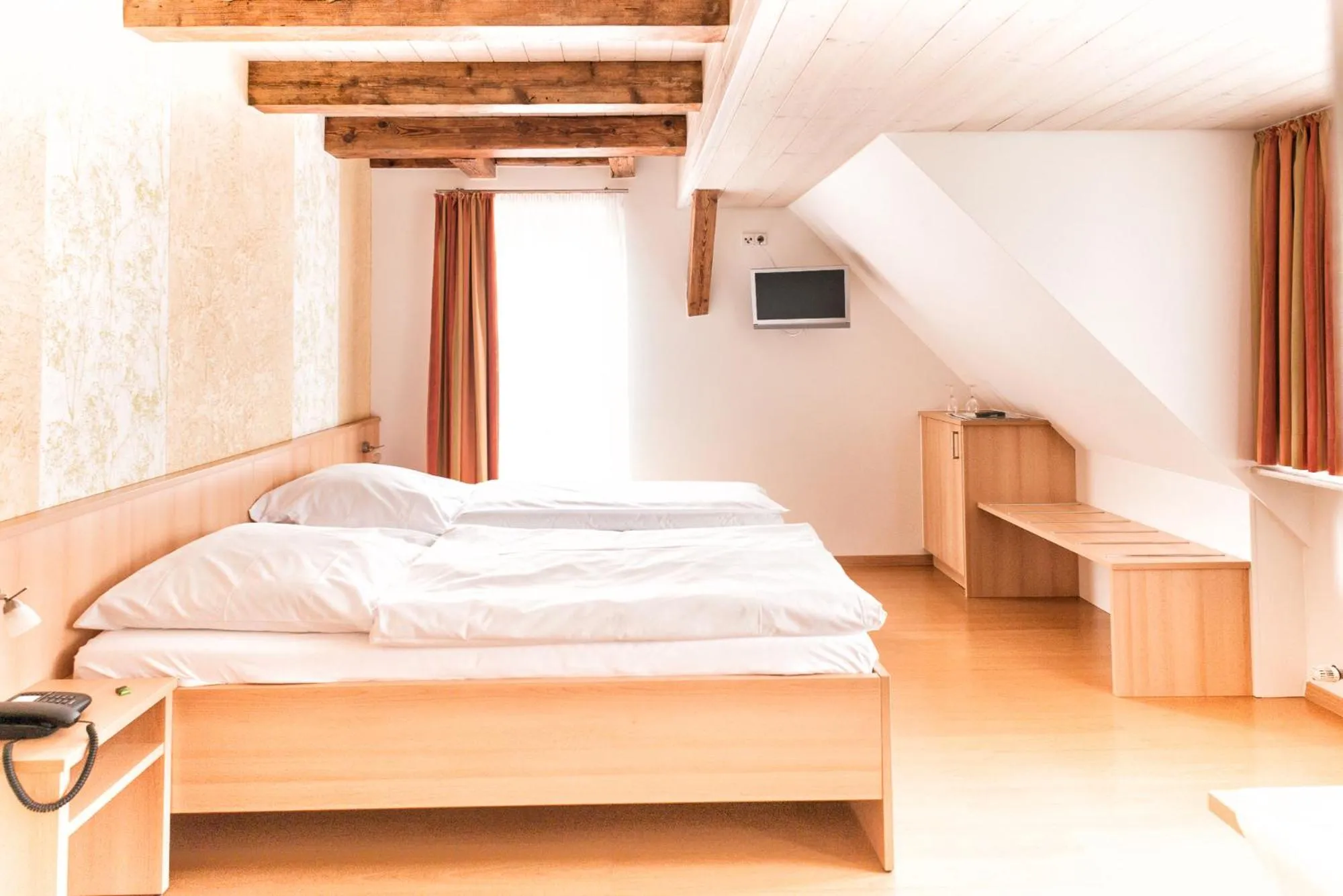 Photo of the whole room, Bed in Gasthof zum Lamm