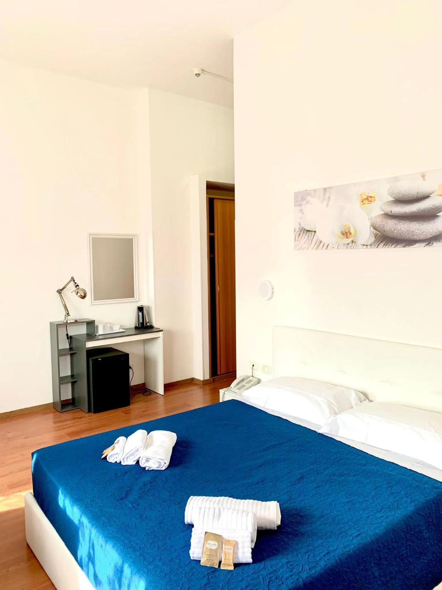 Photo of the whole room, Bed in Oasi San Francesco