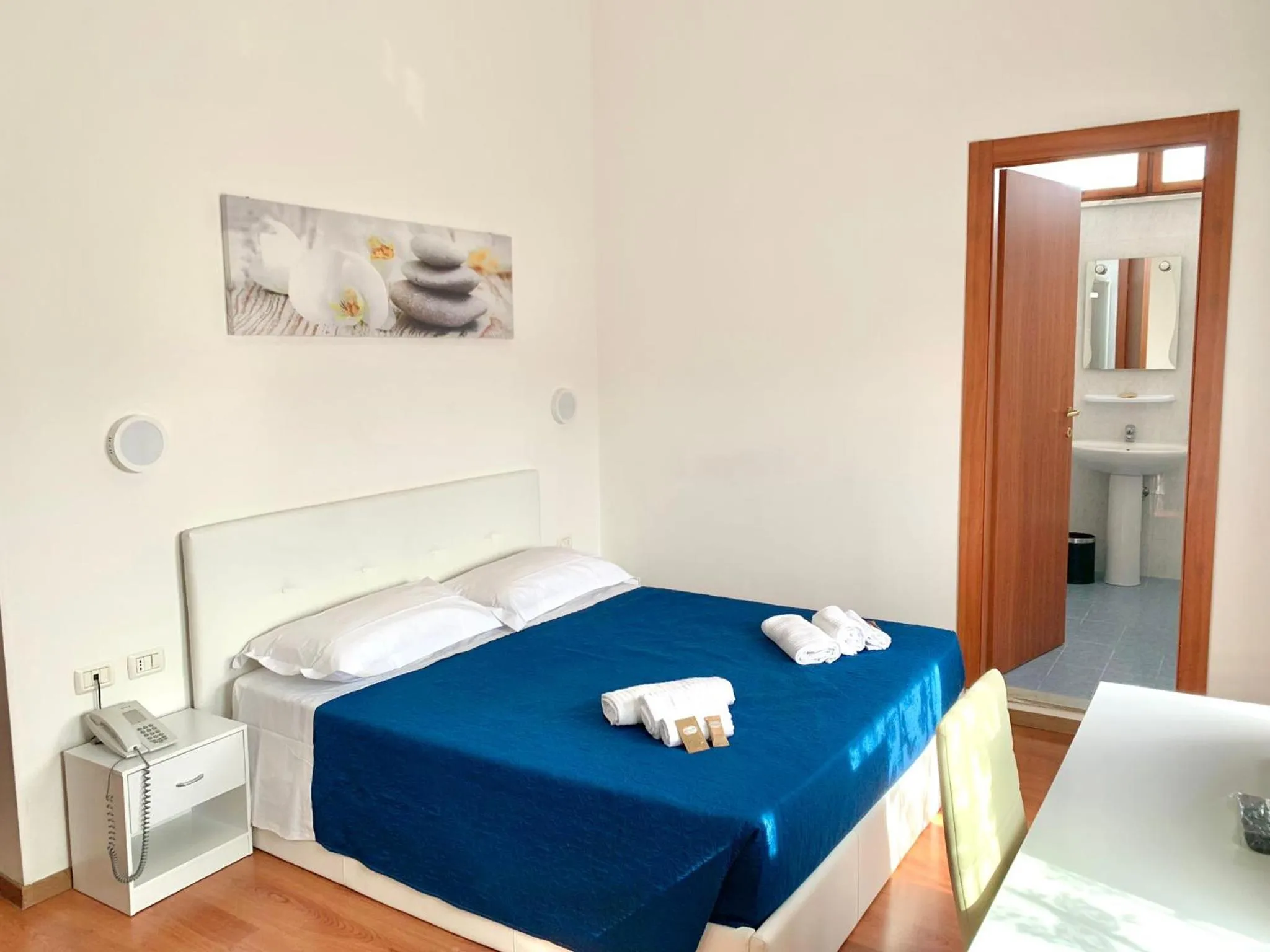 Photo of the whole room, Bed in Oasi San Francesco