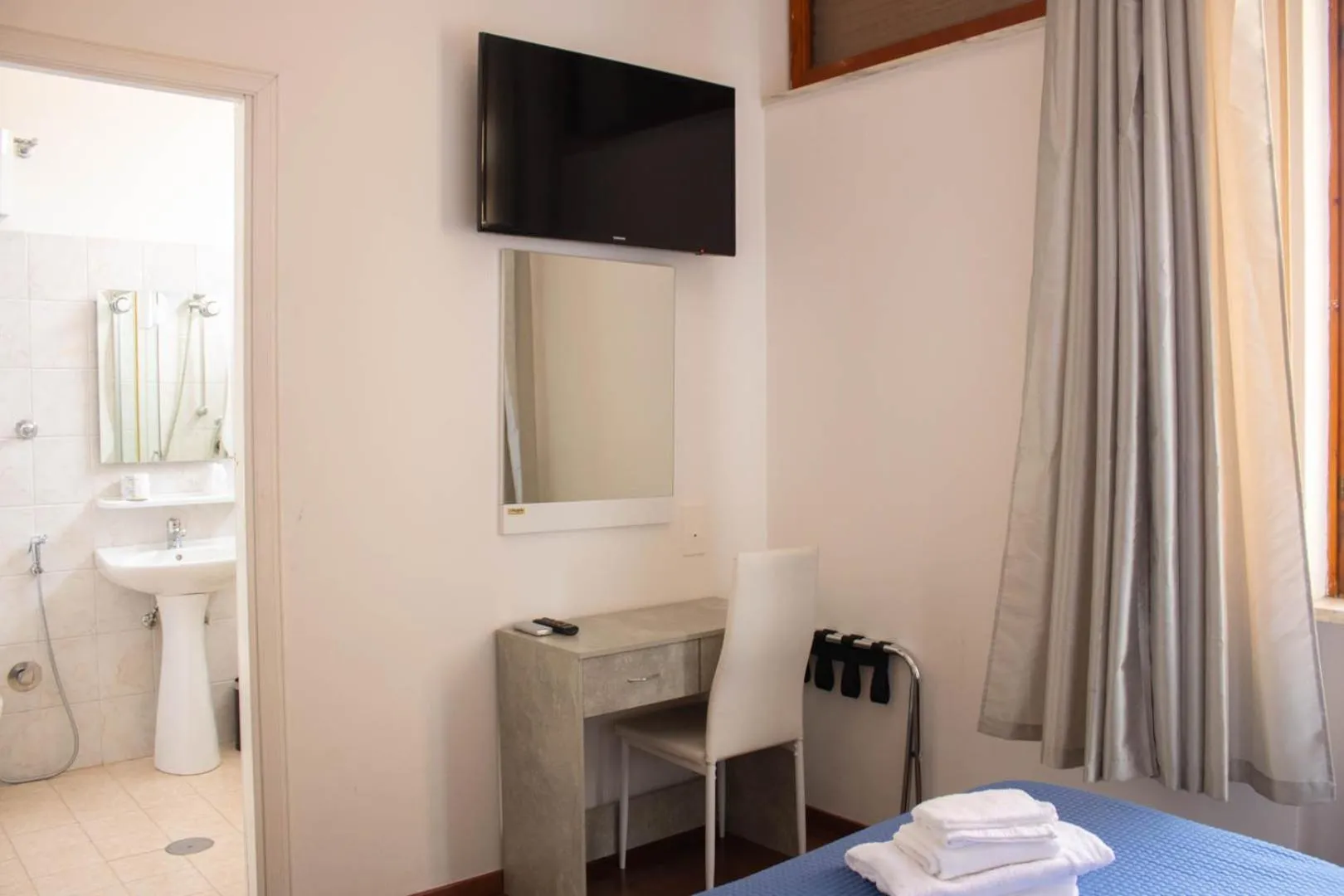 Bathroom, Bed in Oasi San Francesco