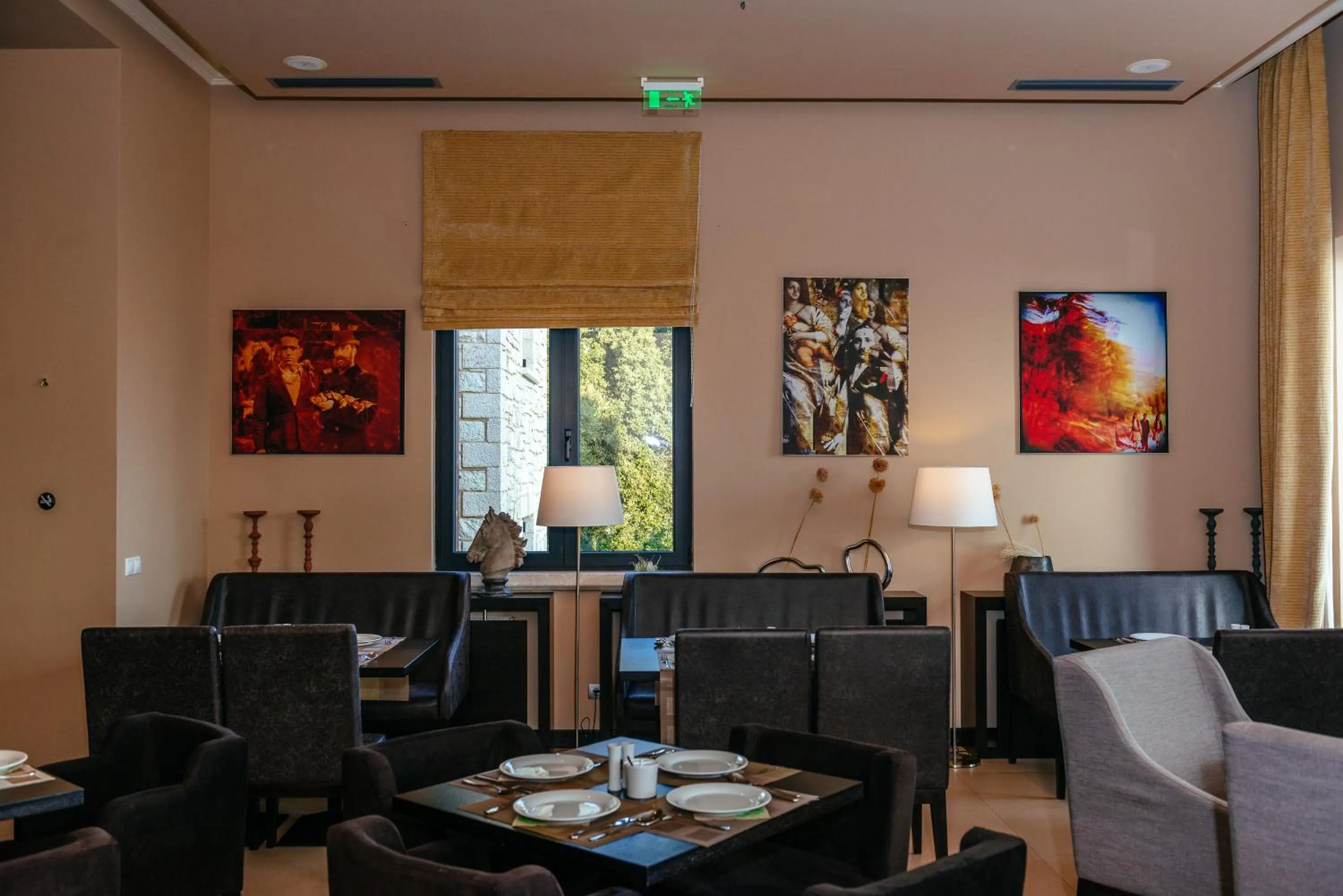 Restaurant/places to eat in Levidi Suites