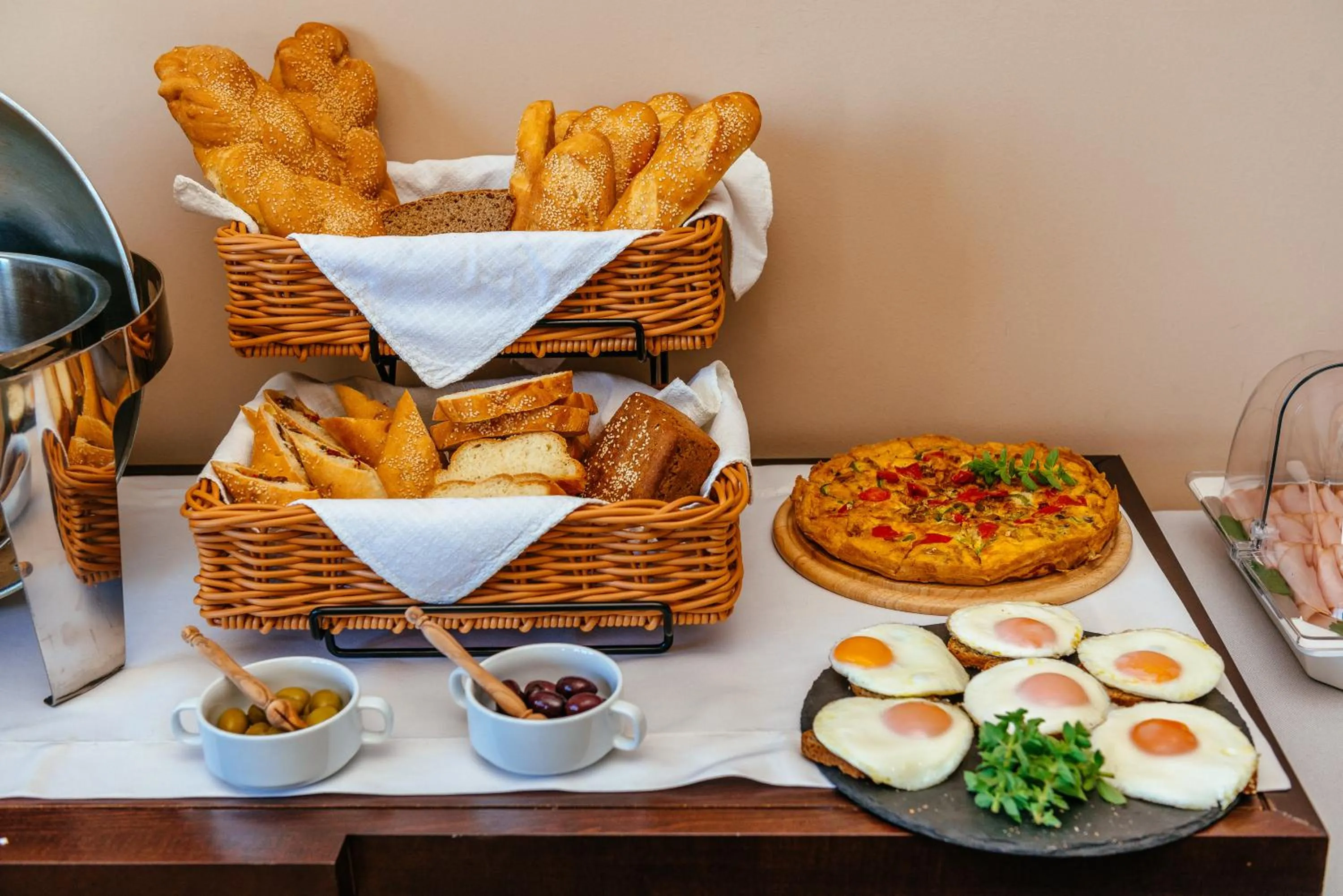 Buffet breakfast in Levidi Suites