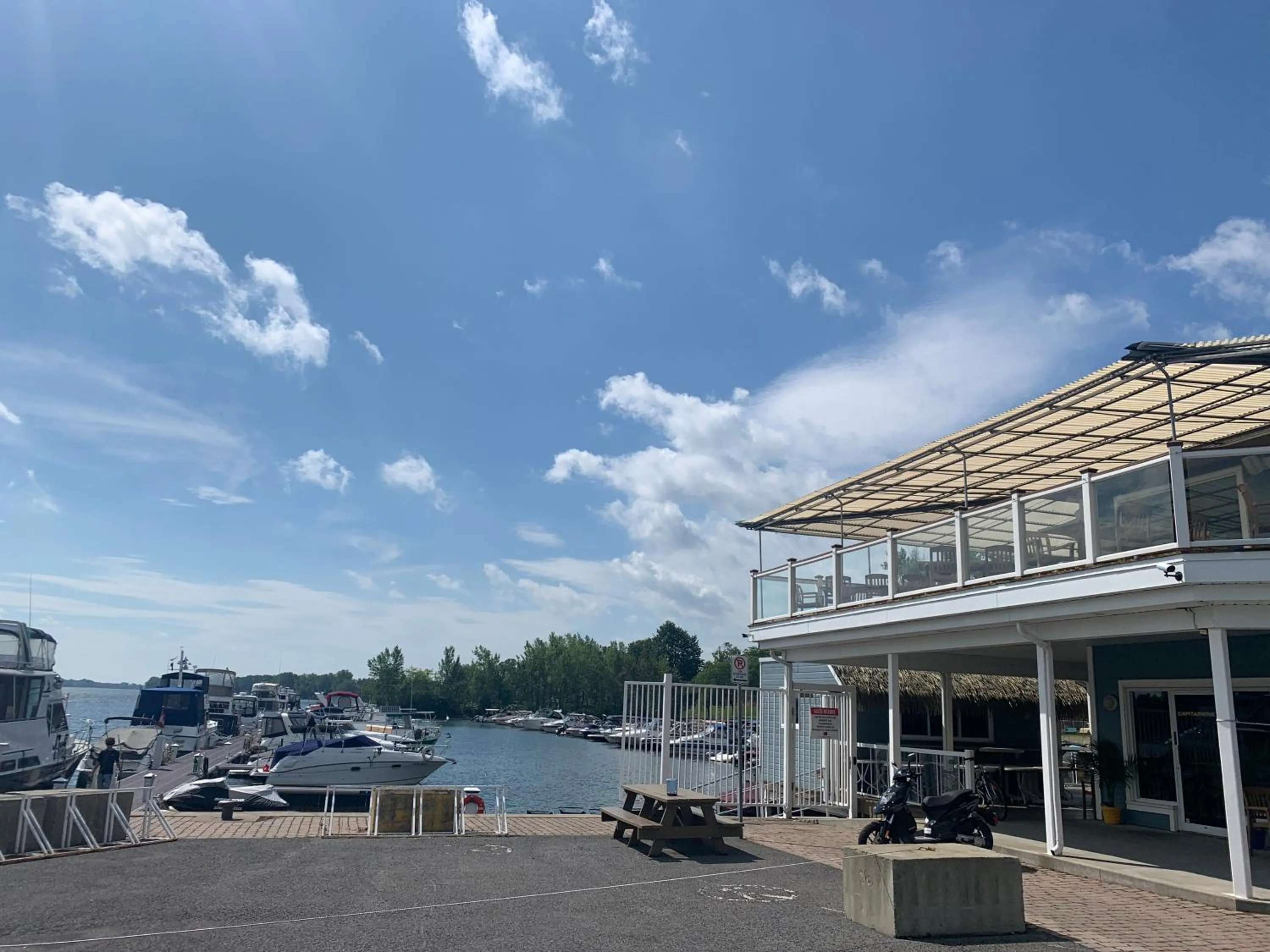 Parking in Flotel St-Jean-sur-Richelieu