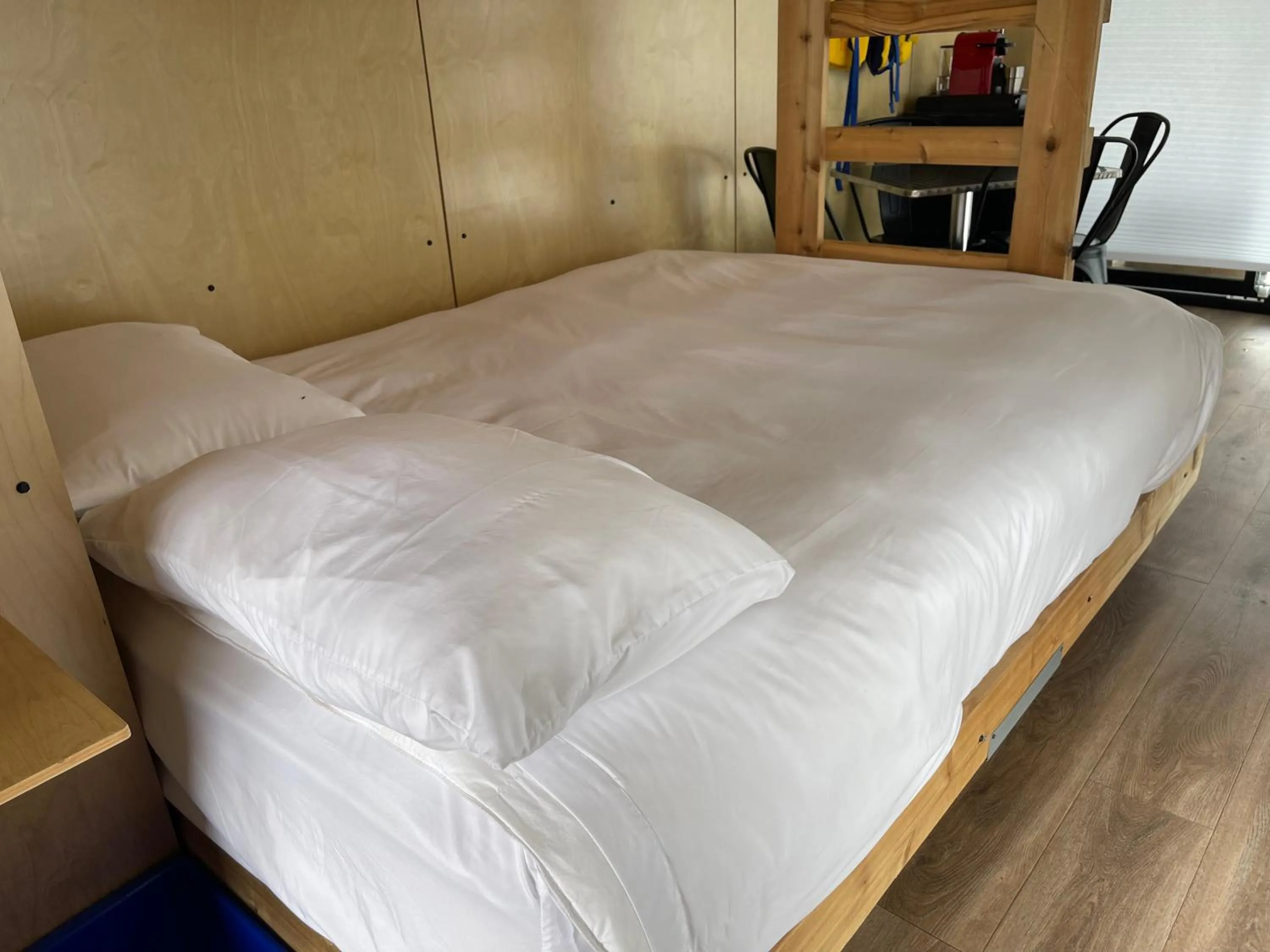 Bed in Flotel St-Jean-sur-Richelieu