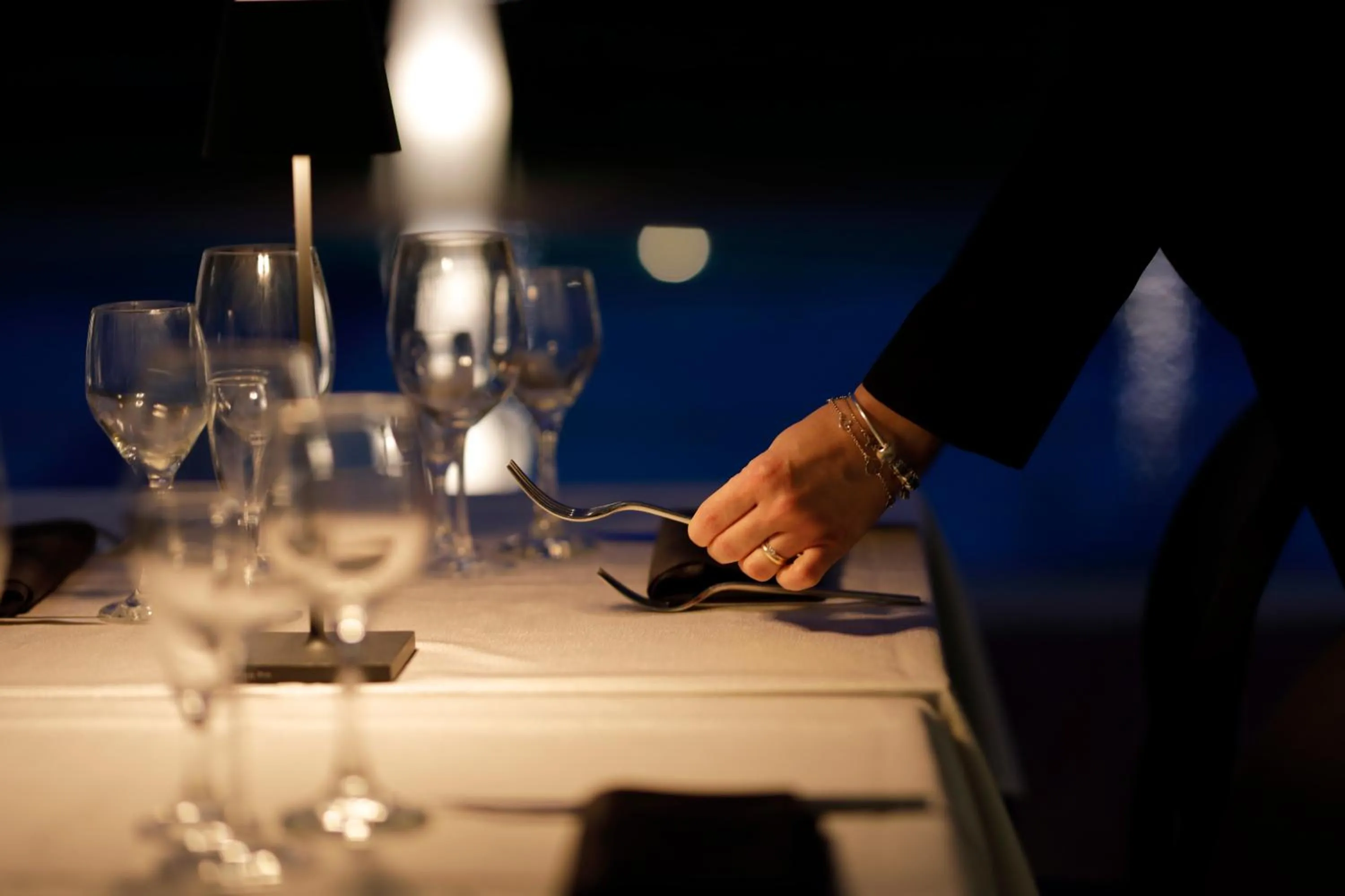 Restaurant/places to eat in The Sydney Hotel