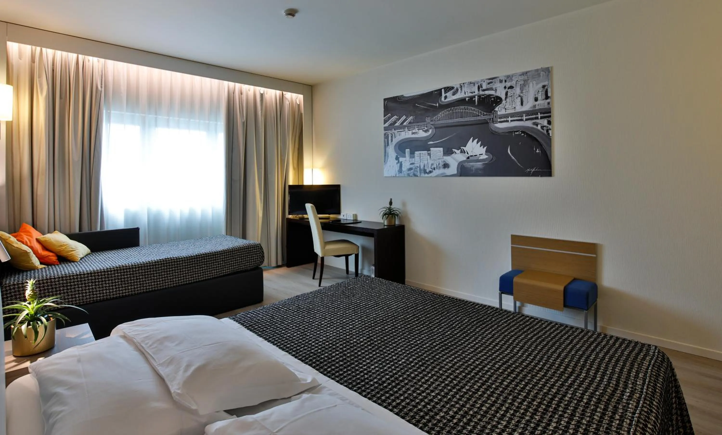 Bedroom, Bed in The Sydney Hotel