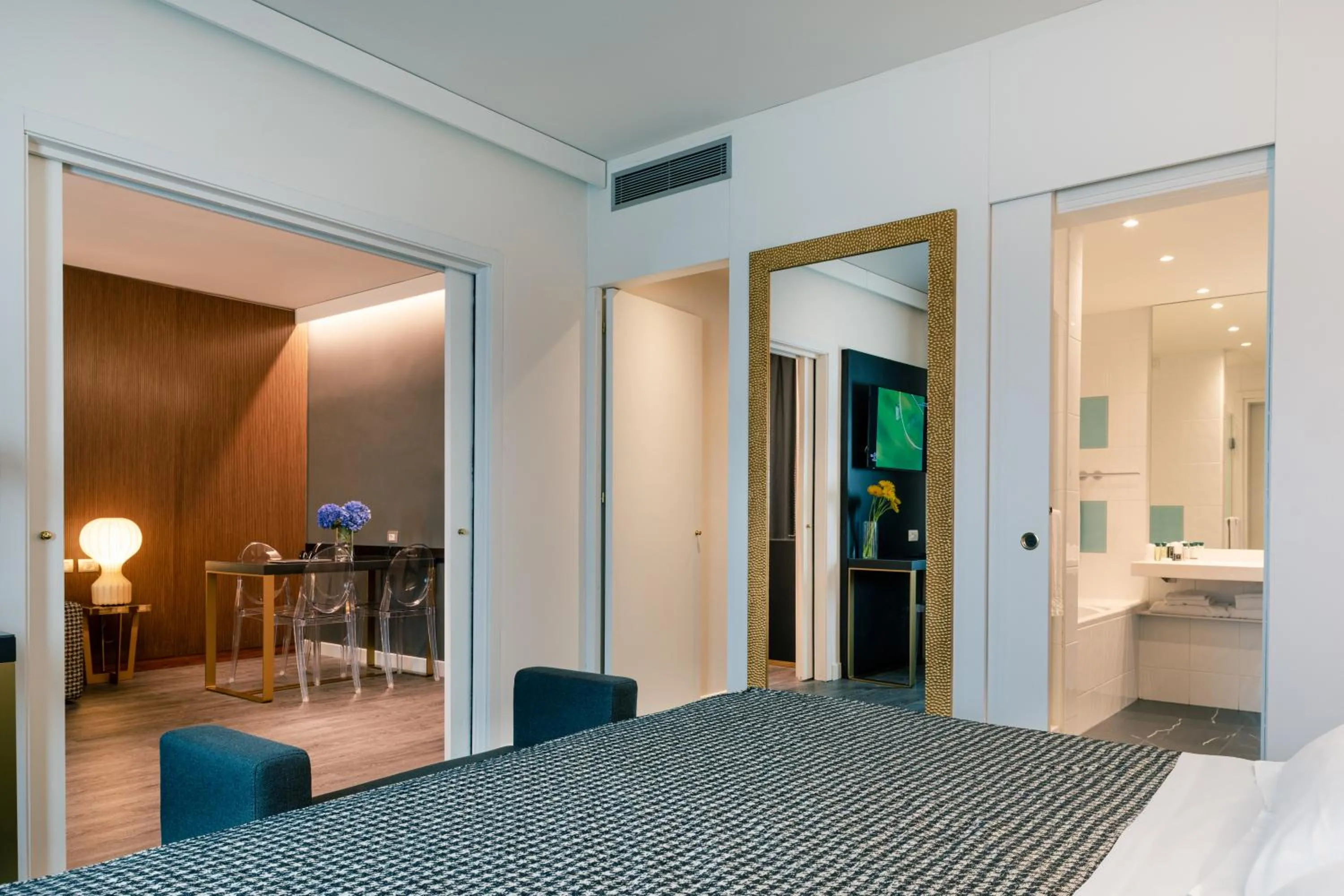 Bedroom, Bed in The Sydney Hotel