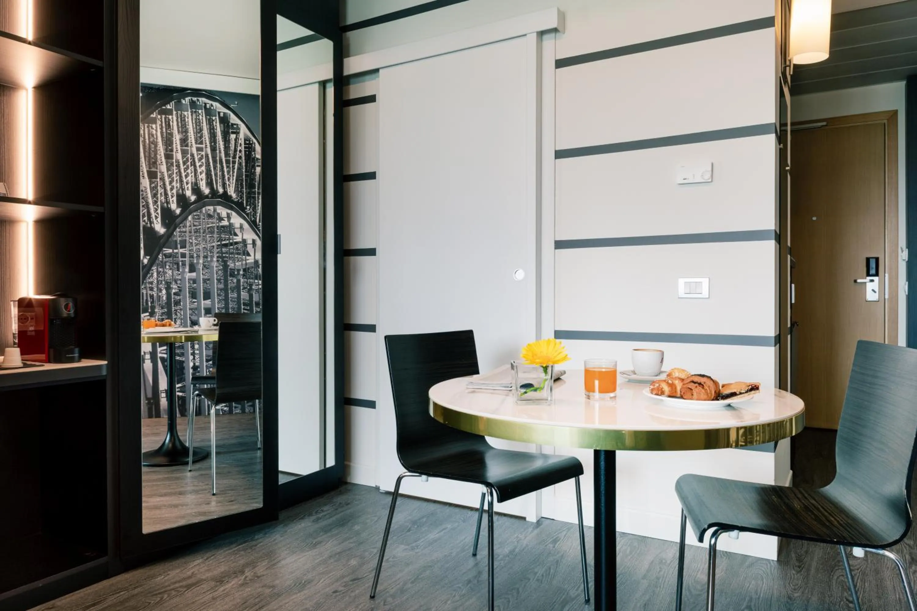 Bedroom in The Sydney Hotel