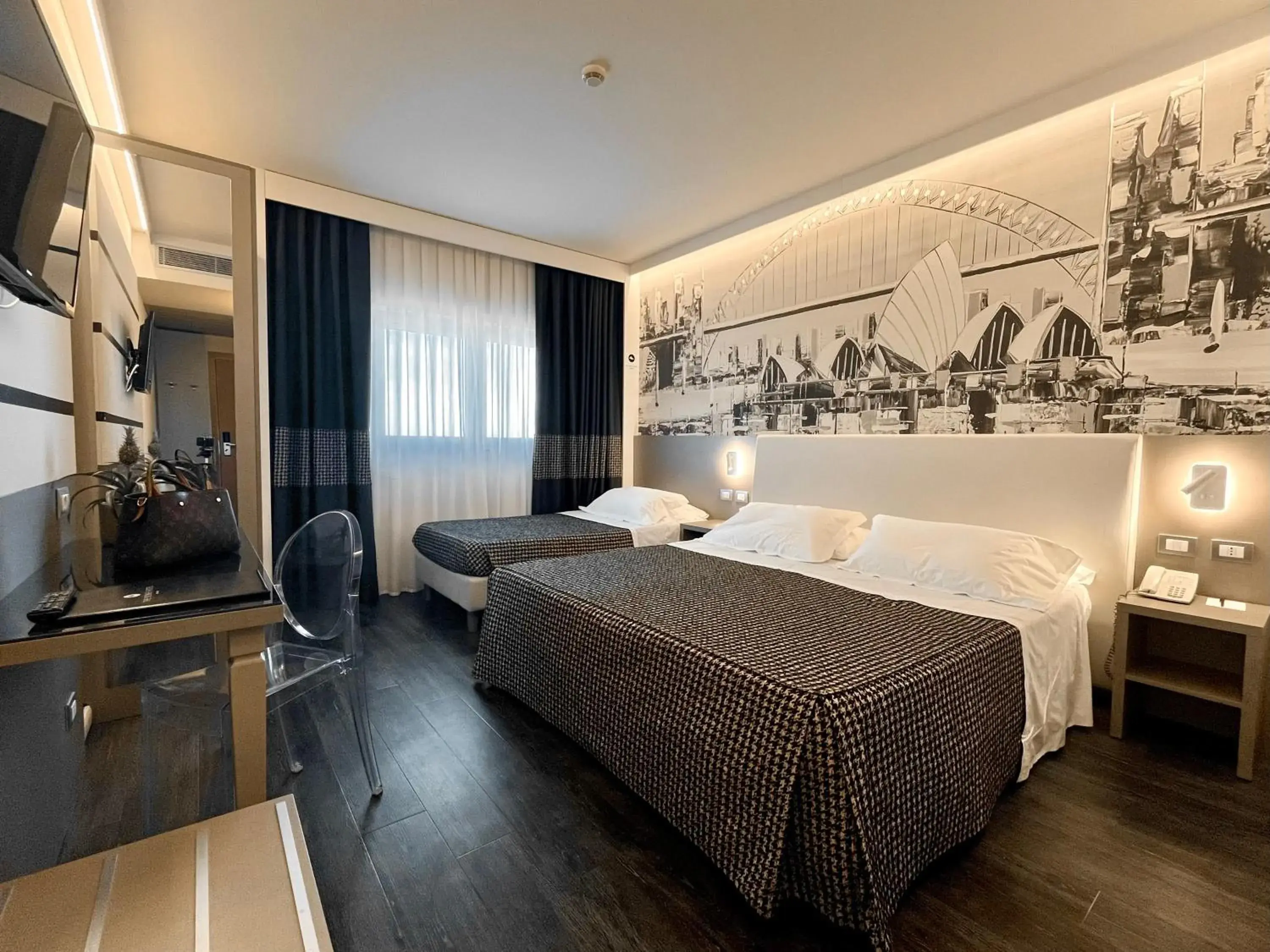 Bed in The Sydney Hotel Bed in The Sydney Hotel