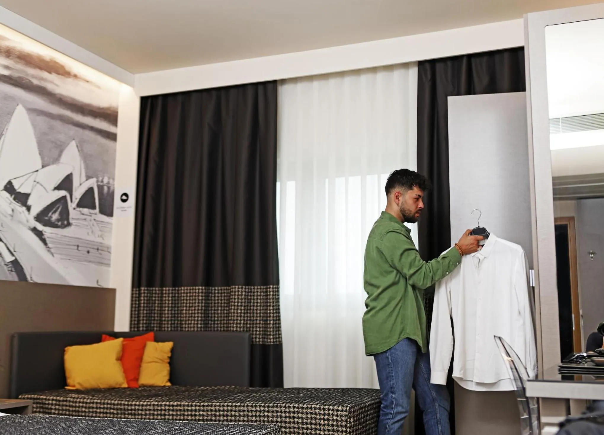 People in The Sydney Hotel