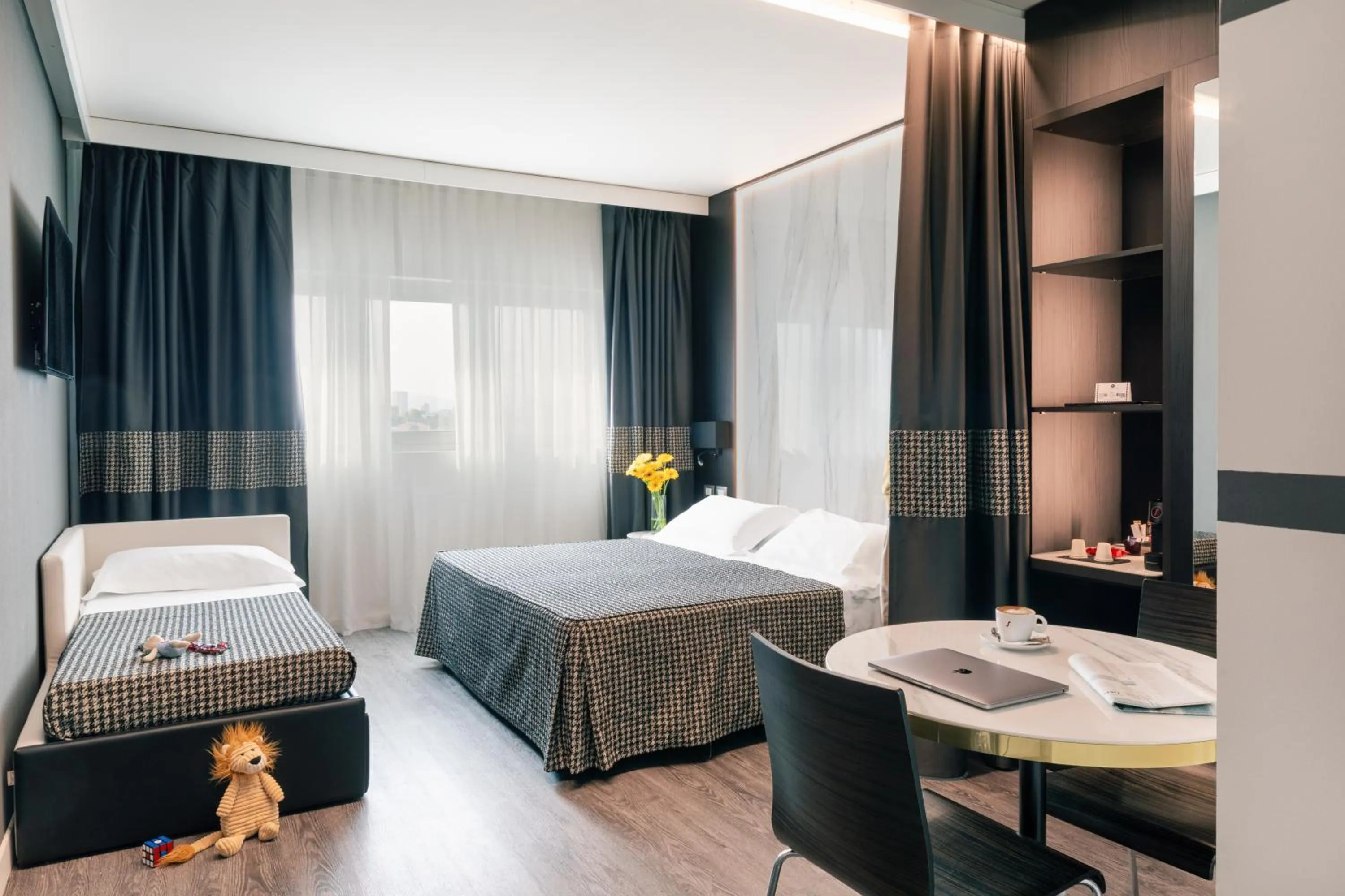 Bedroom, Bed in The Sydney Hotel