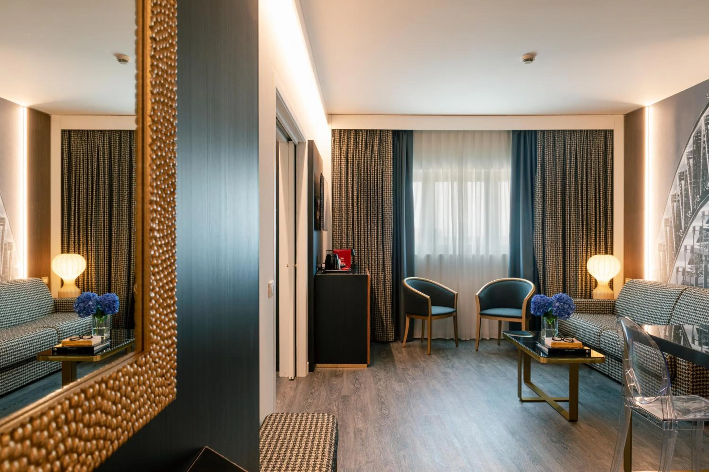 Living room in The Sydney Hotel