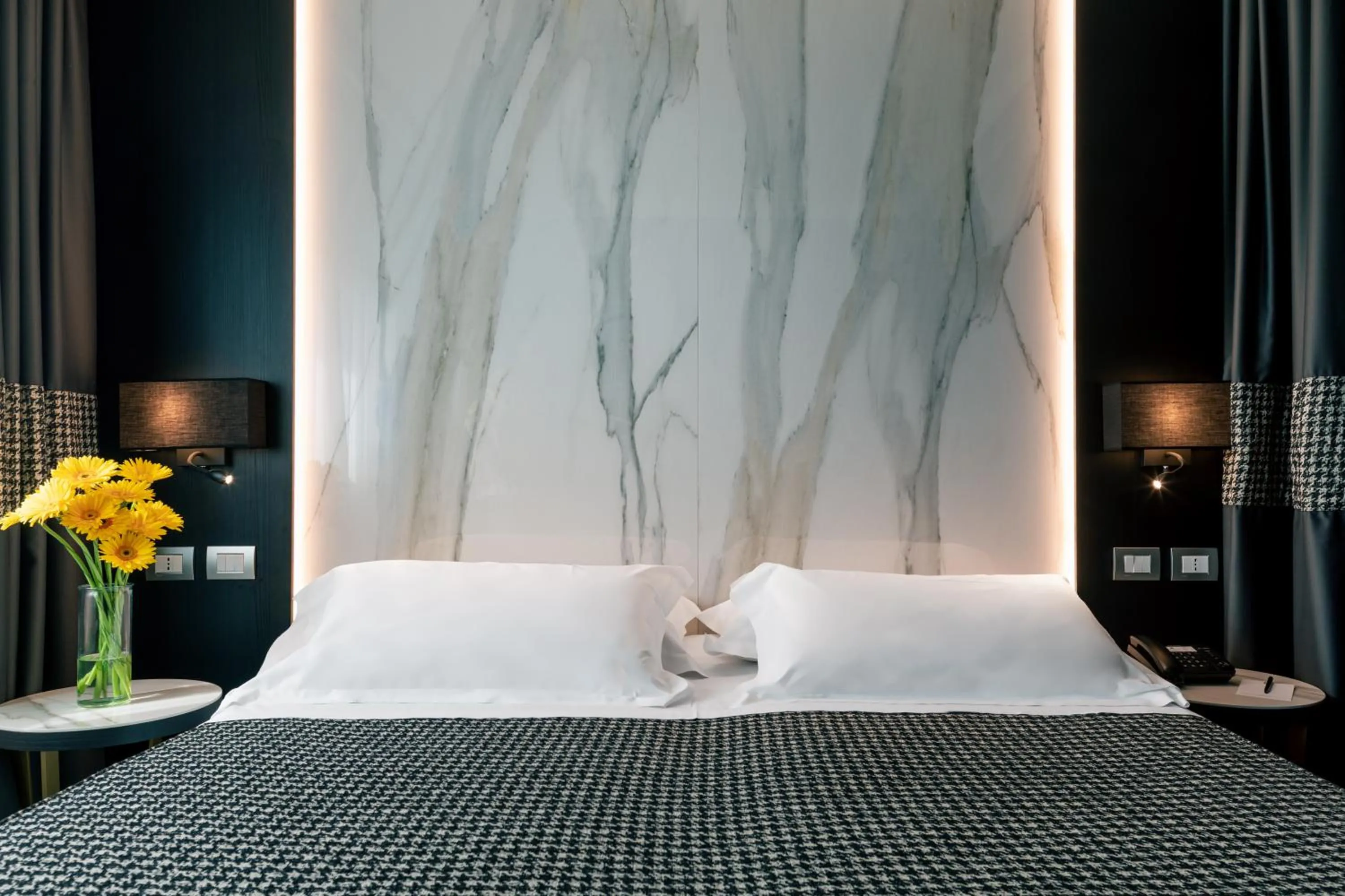 Bed in The Sydney Hotel