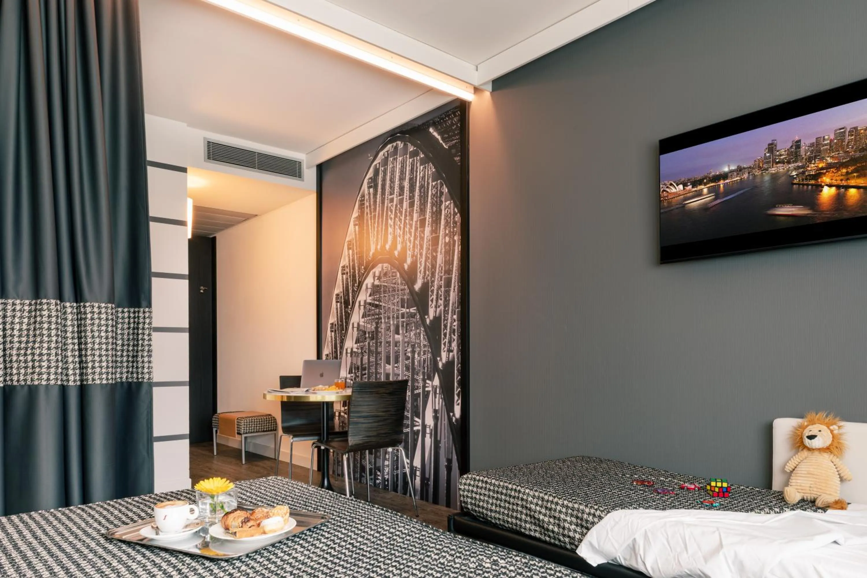 Bedroom, Bed in The Sydney Hotel