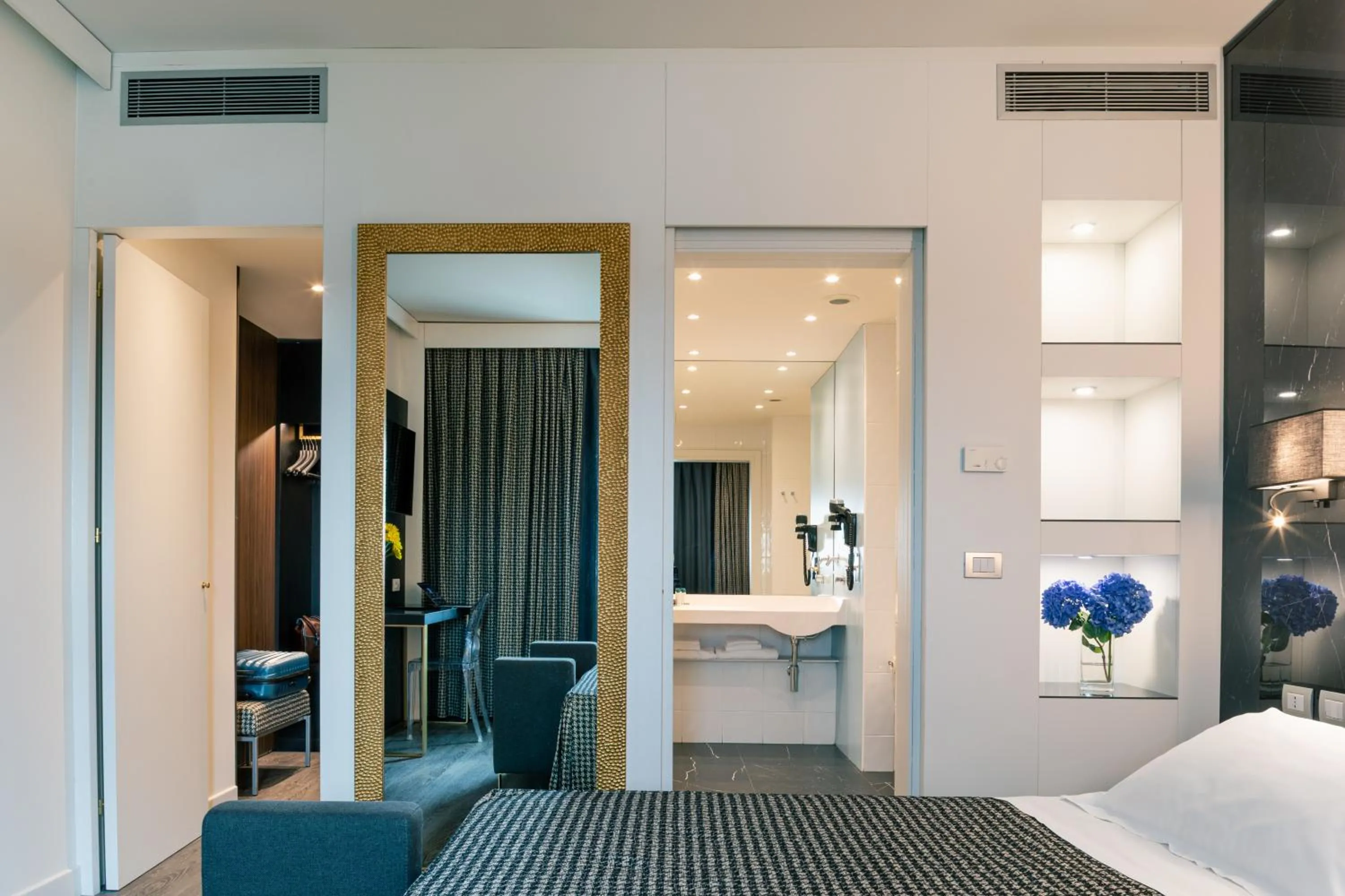 Bedroom, Bed in The Sydney Hotel