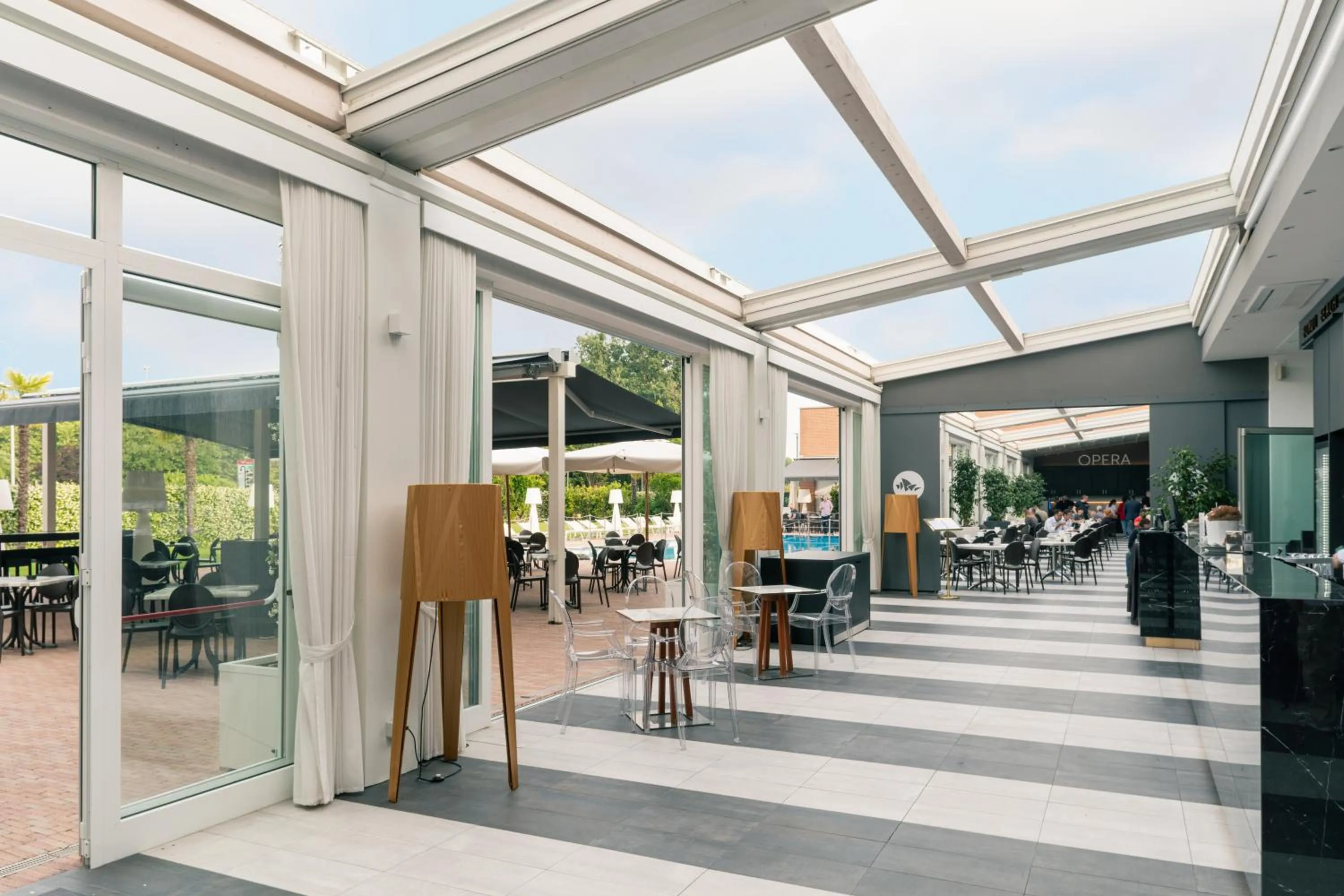 Restaurant/places to eat in The Sydney Hotel