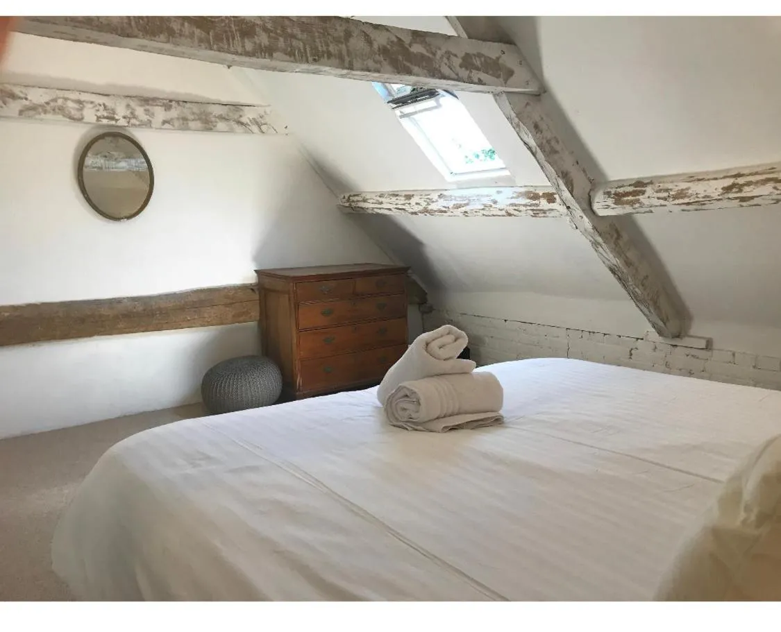 Manor House Mews - rustic Stable Conversion