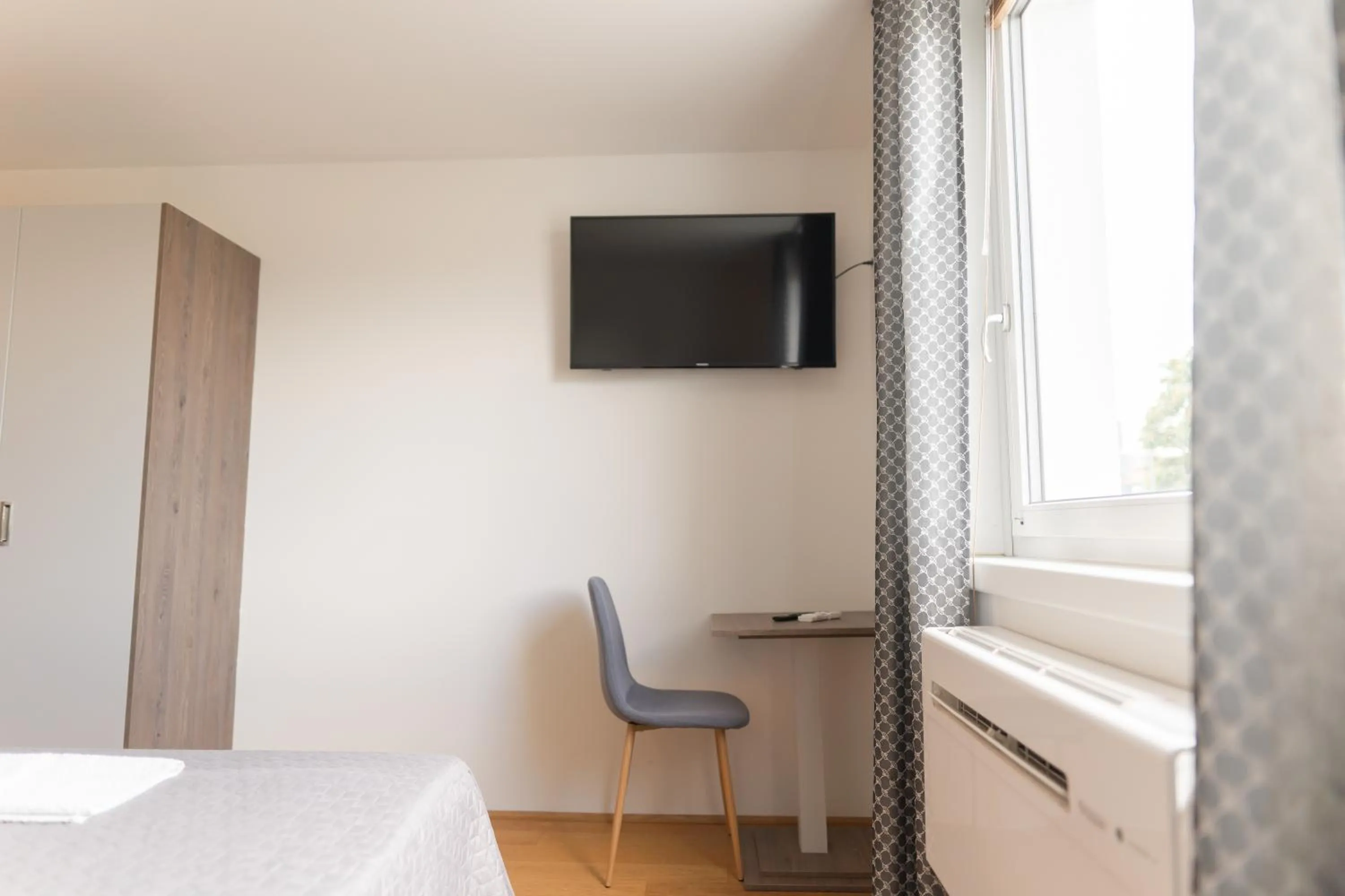 Bedroom, Bed in Hotel Triester