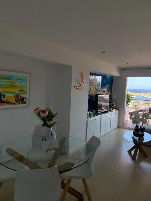 TV and multimedia in La Casa De Papou I