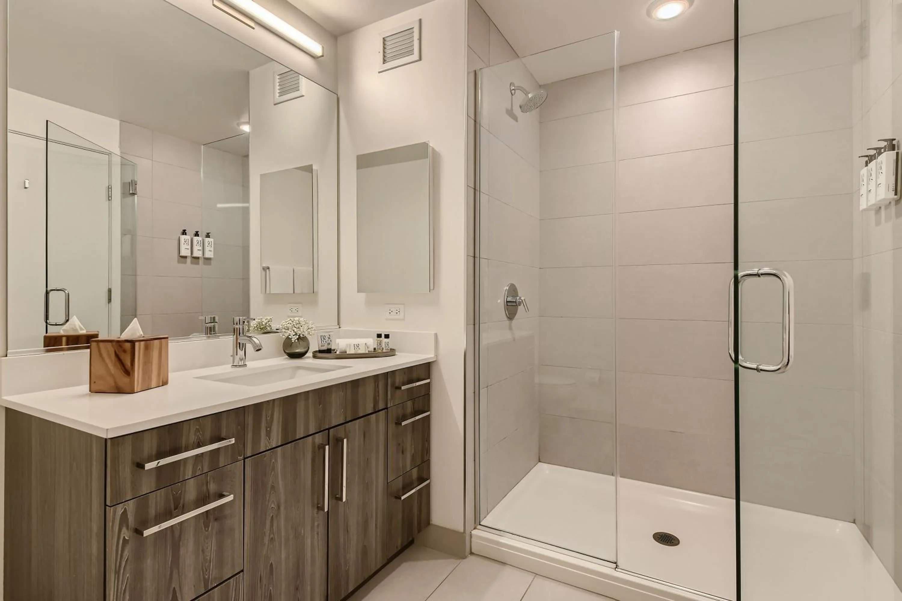 Bathroom in Sentral Michigan Avenue